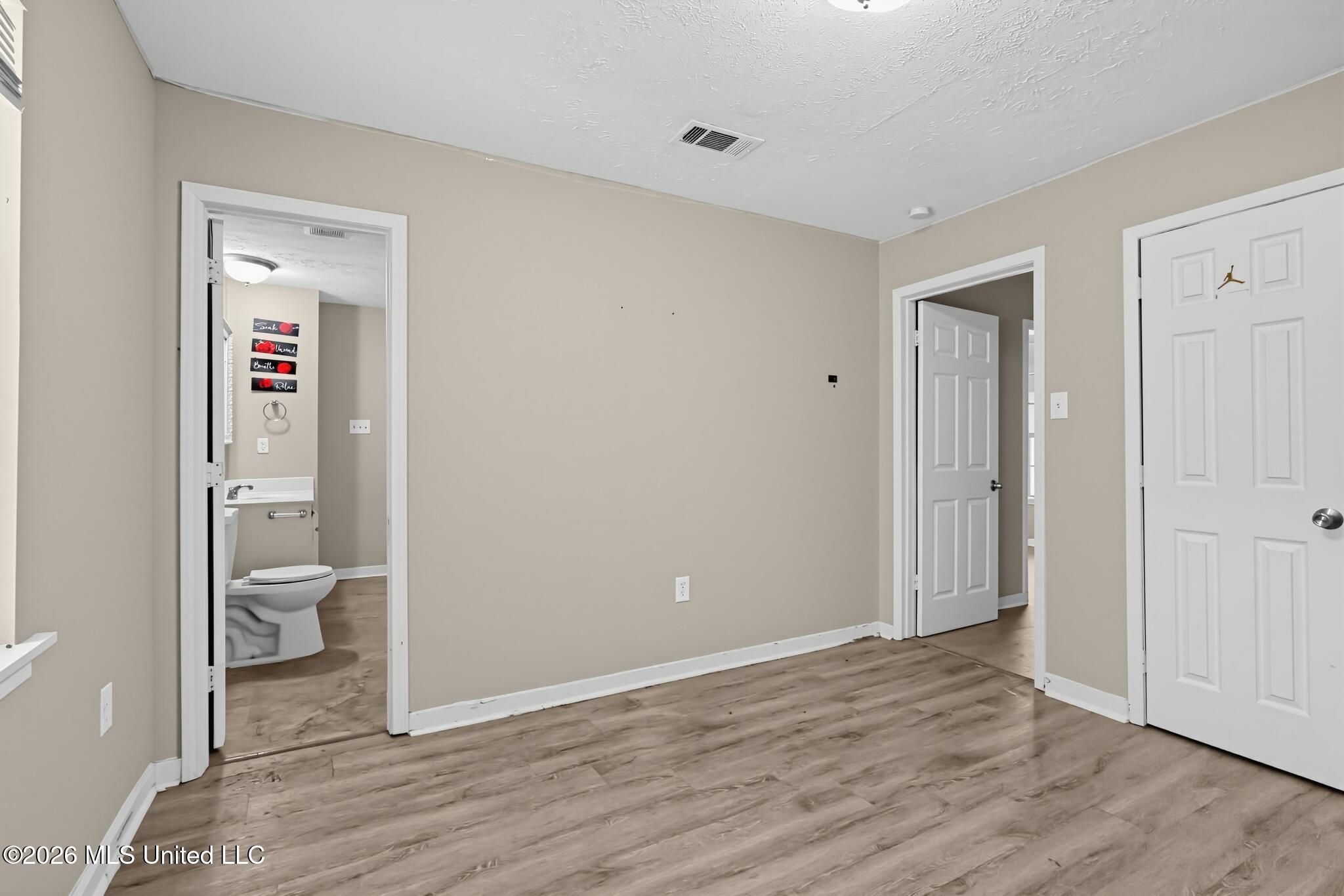 1334 Whispering Oaks Cove Property Photo 15