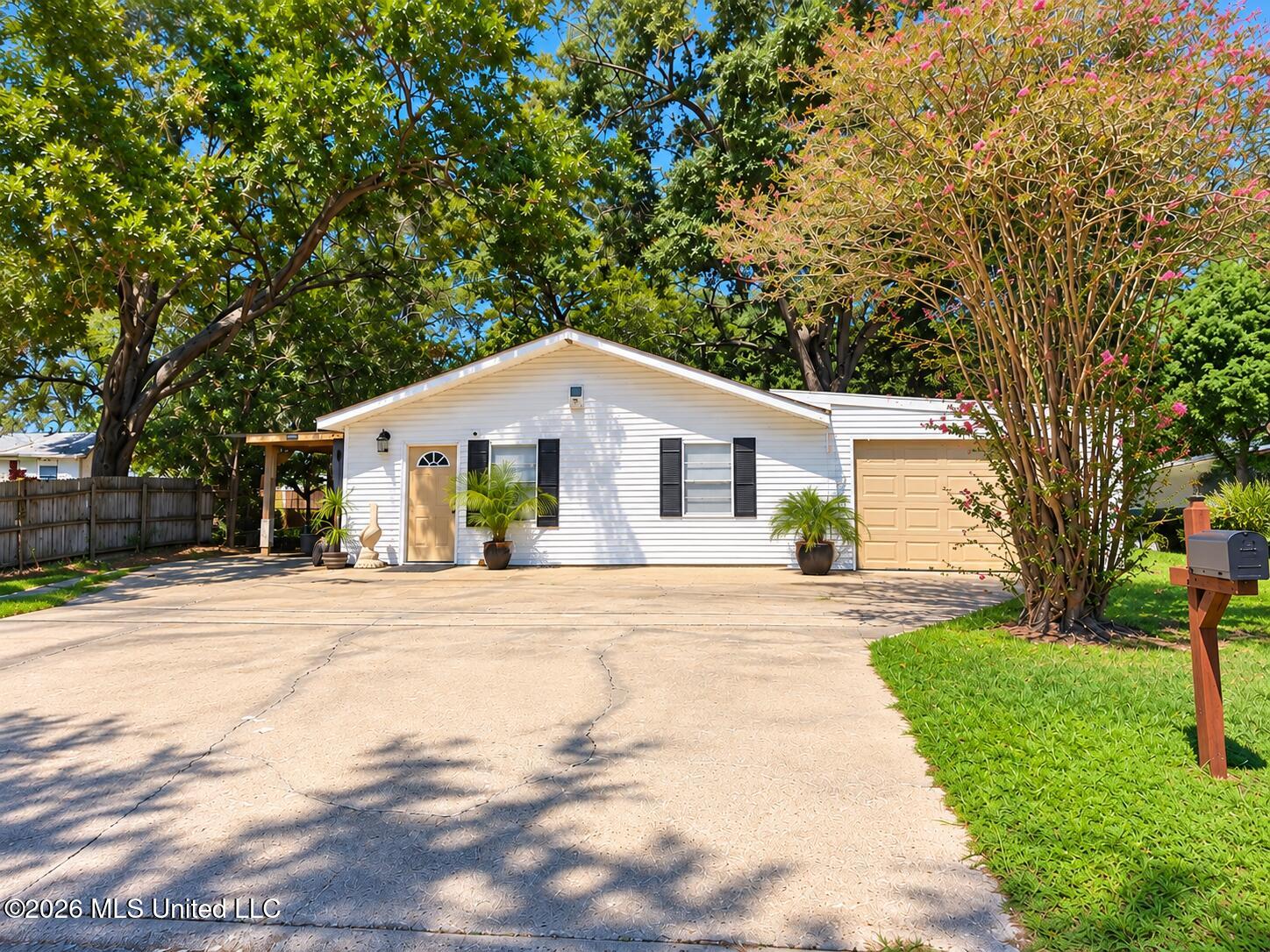 2011 Polk Avenue Property Photo 1