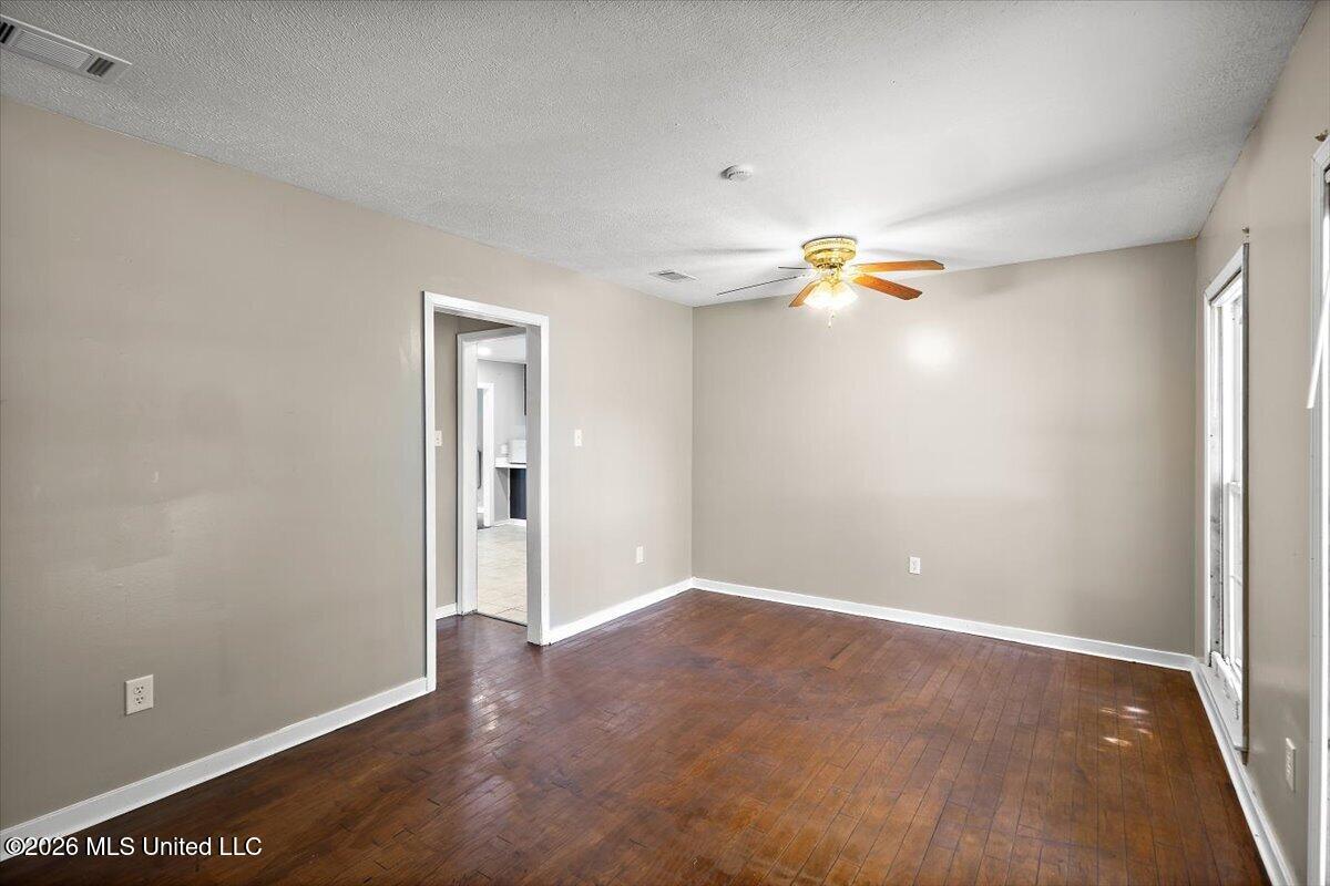 6588 Johnson Place Property Photo 6