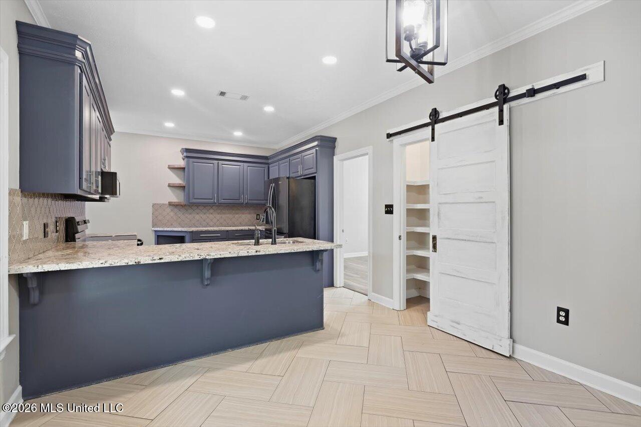 108 Kenbridge Lane Property Photo 9