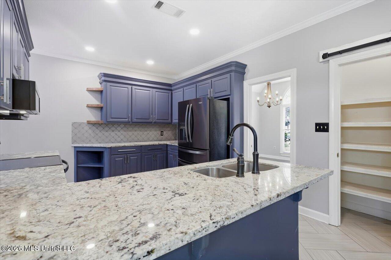 108 Kenbridge Lane Property Photo 11