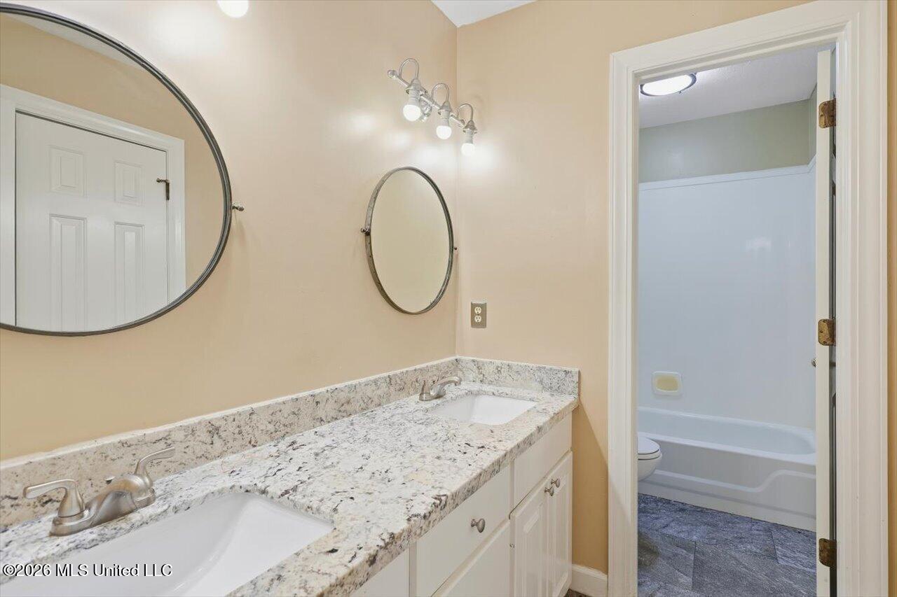 108 Kenbridge Lane Property Photo 27
