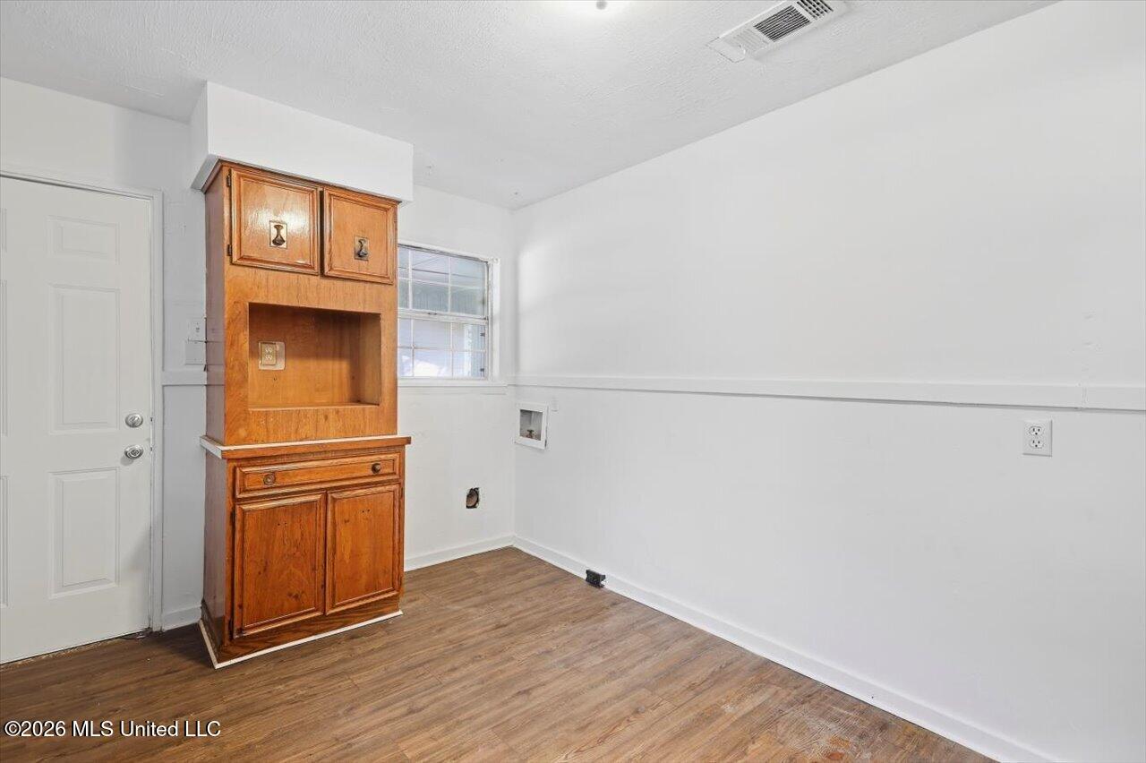 3058 Woodside Drive Property Photo 1