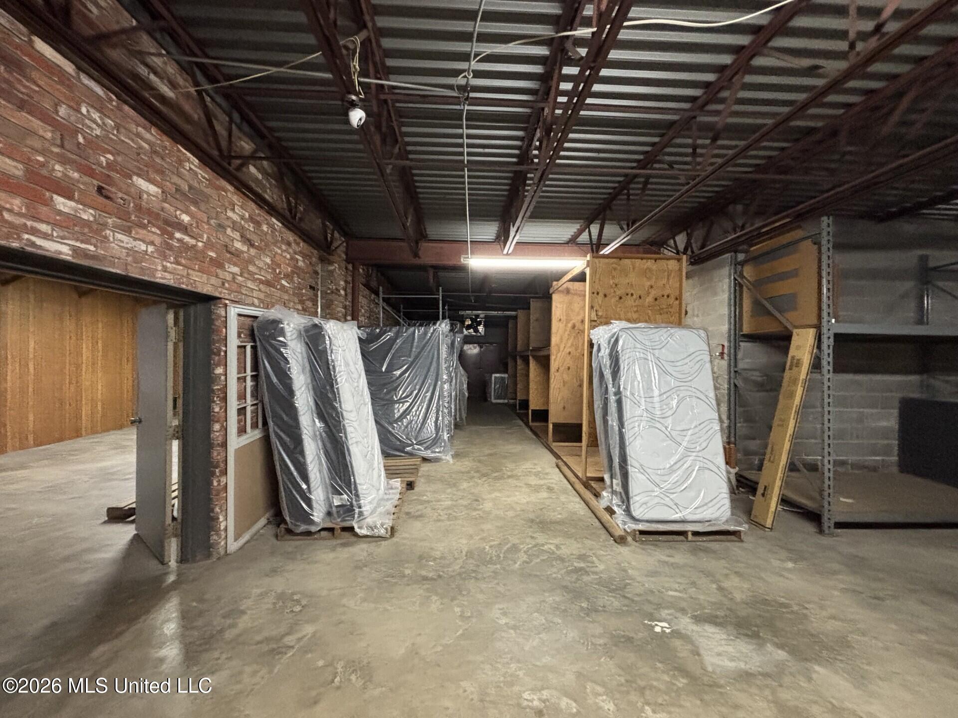 332 E Mulberry Street Property Photo 10