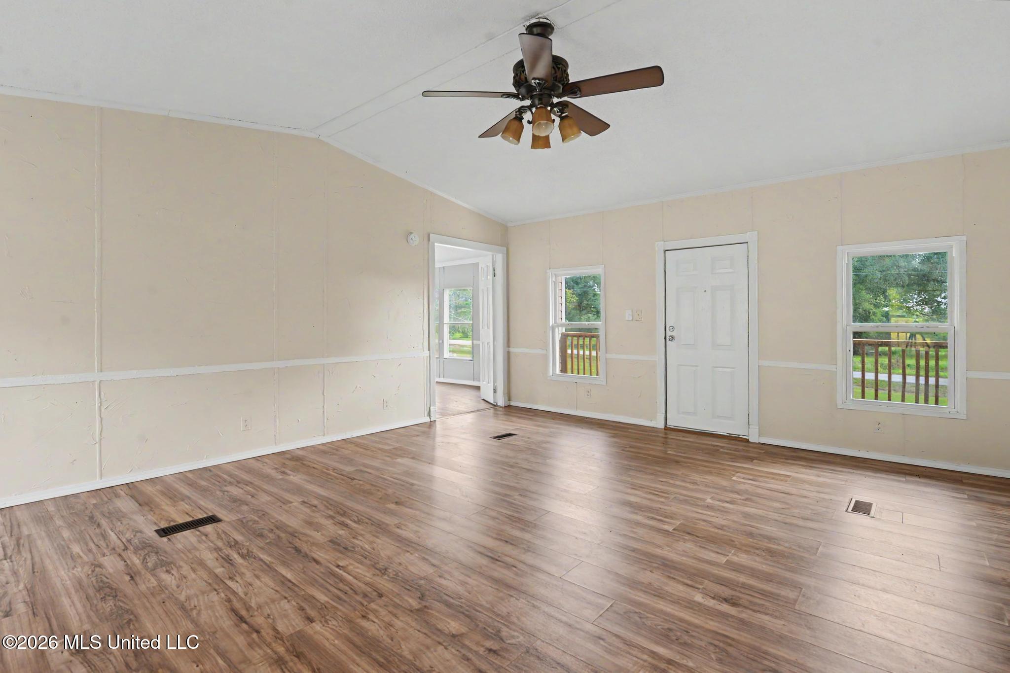 128 Rosewood Lane Property Photo 3