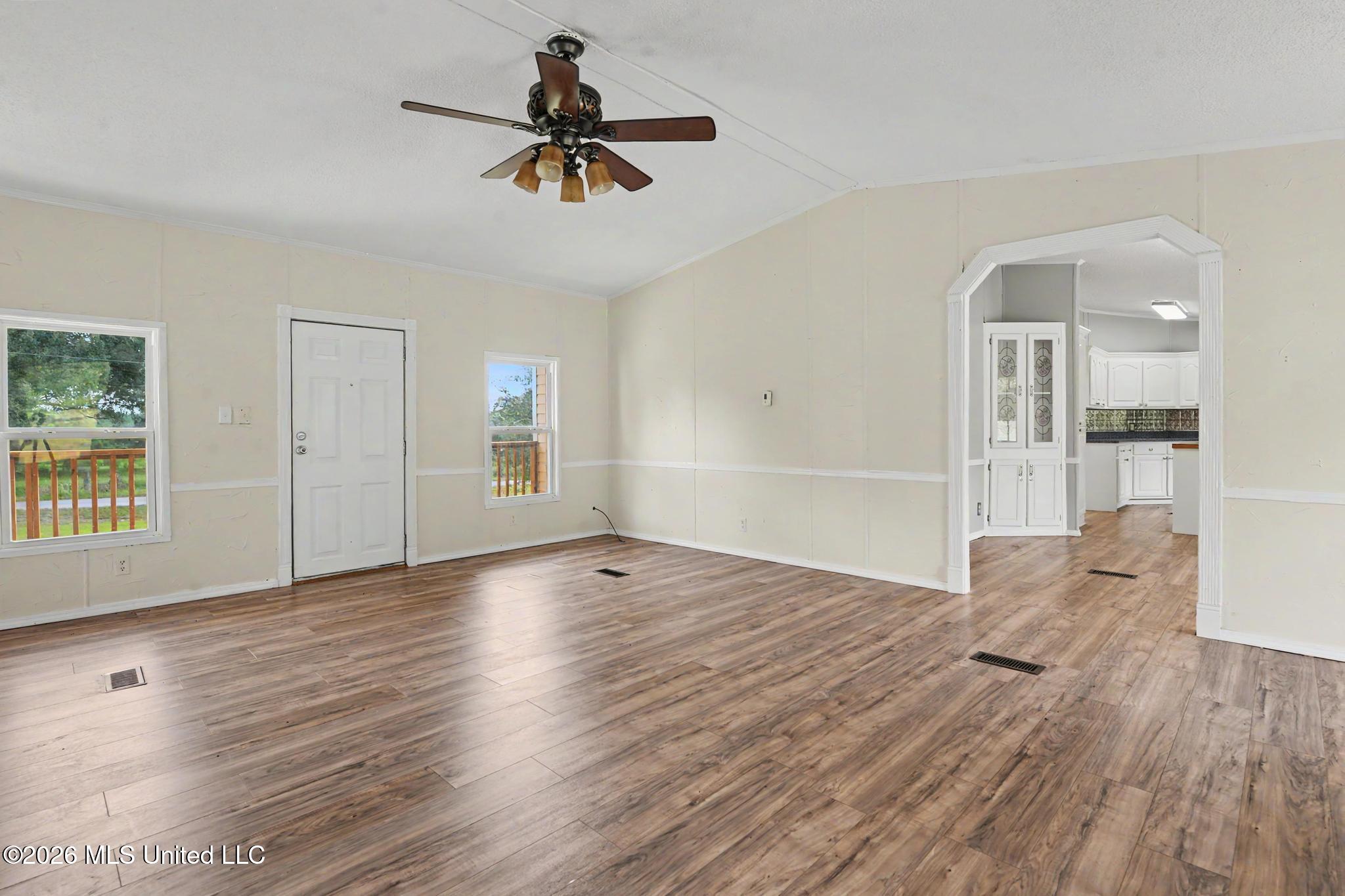 128 Rosewood Lane Property Photo 4