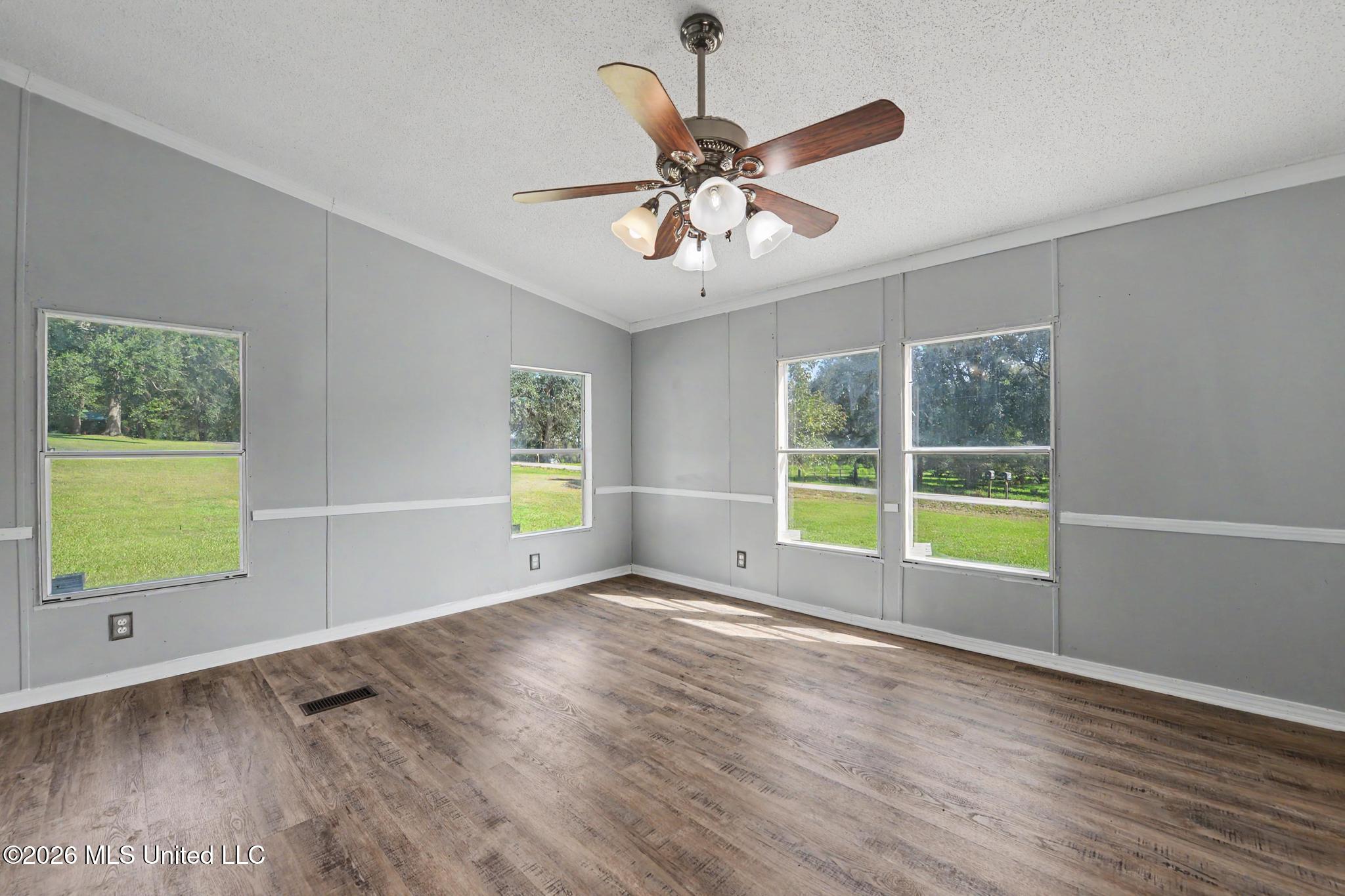 128 Rosewood Lane Property Photo 10