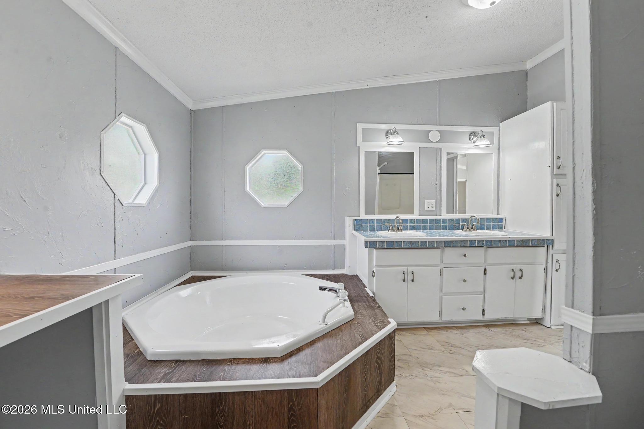 128 Rosewood Lane Property Photo 14