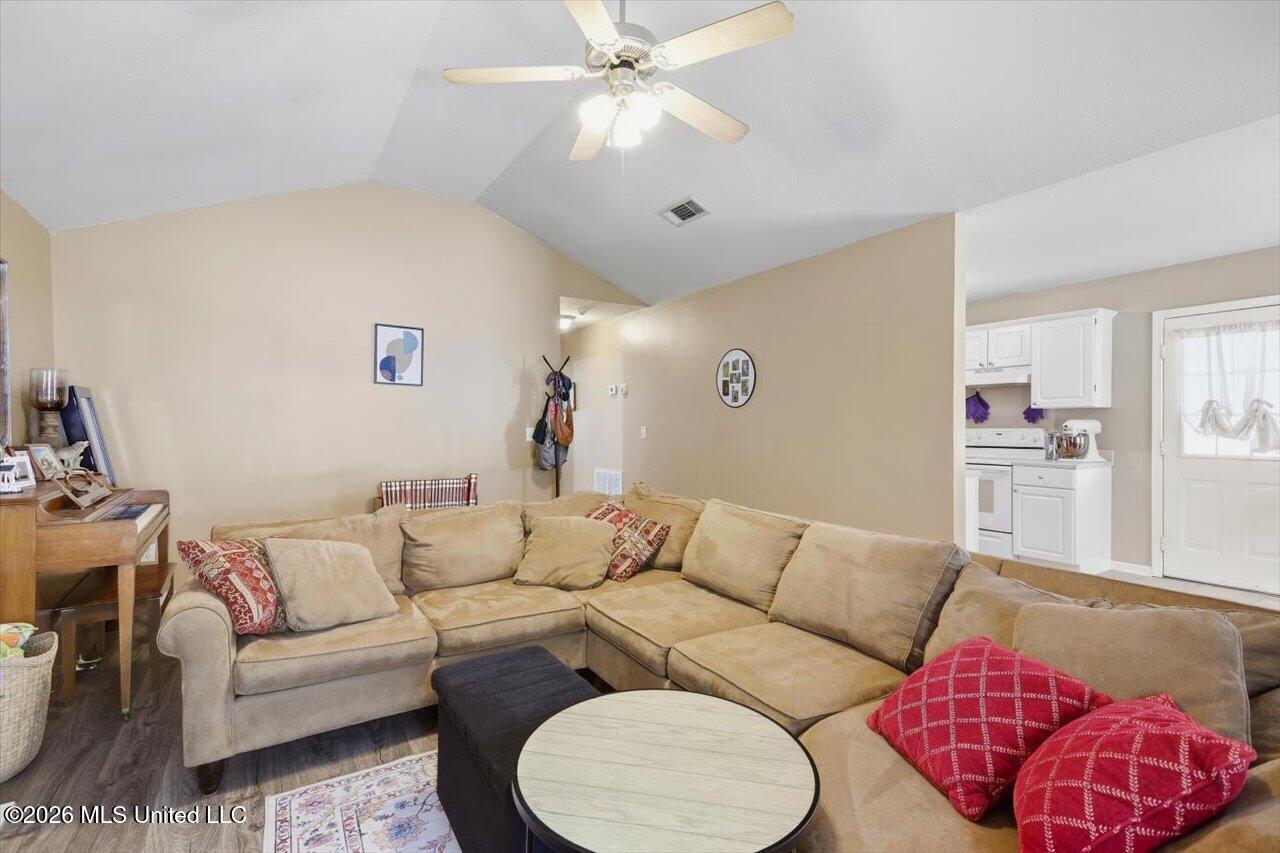 317 Swan Drive Property Photo 6