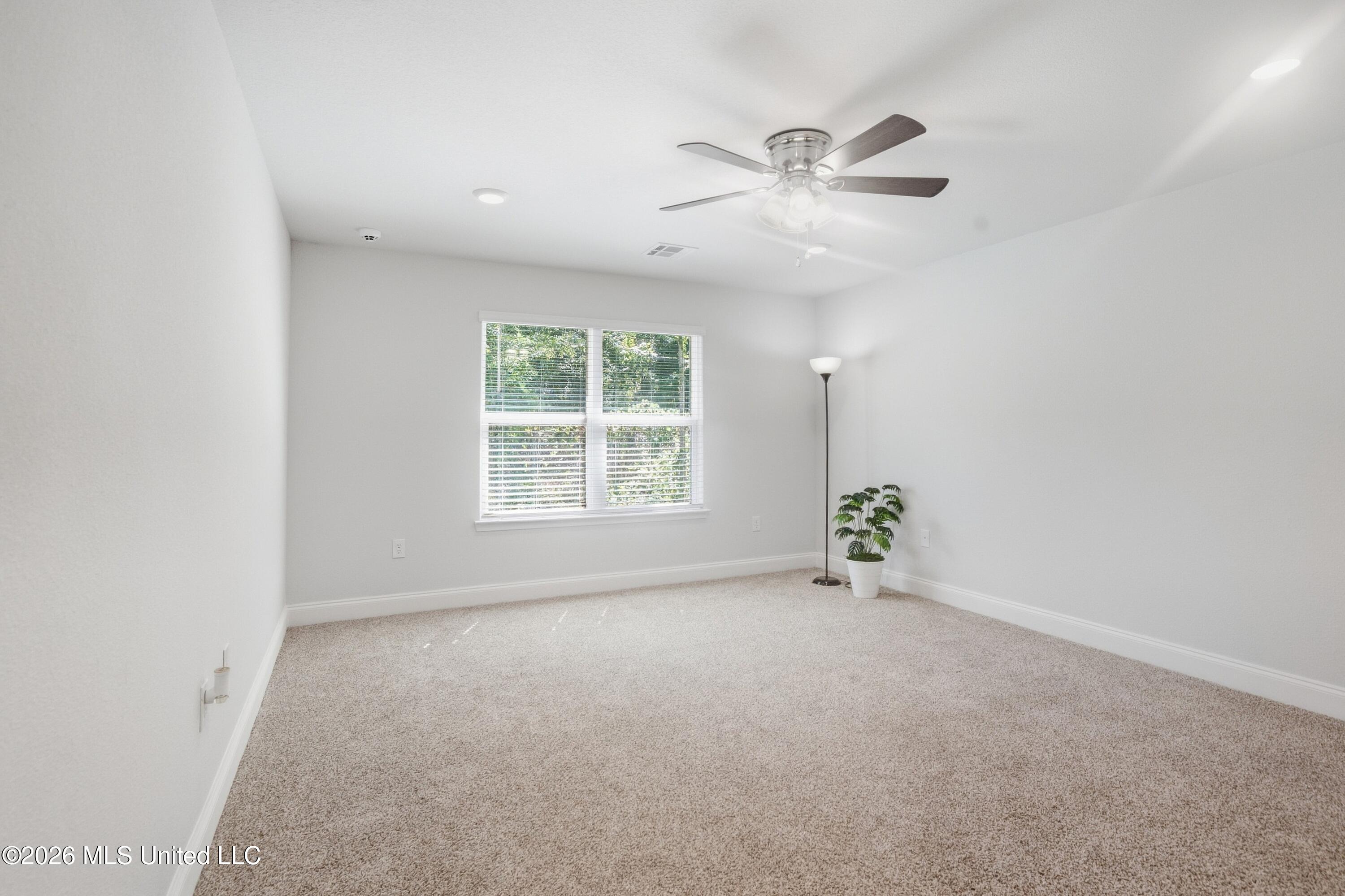 33 Vermont Drive Property Photo 16