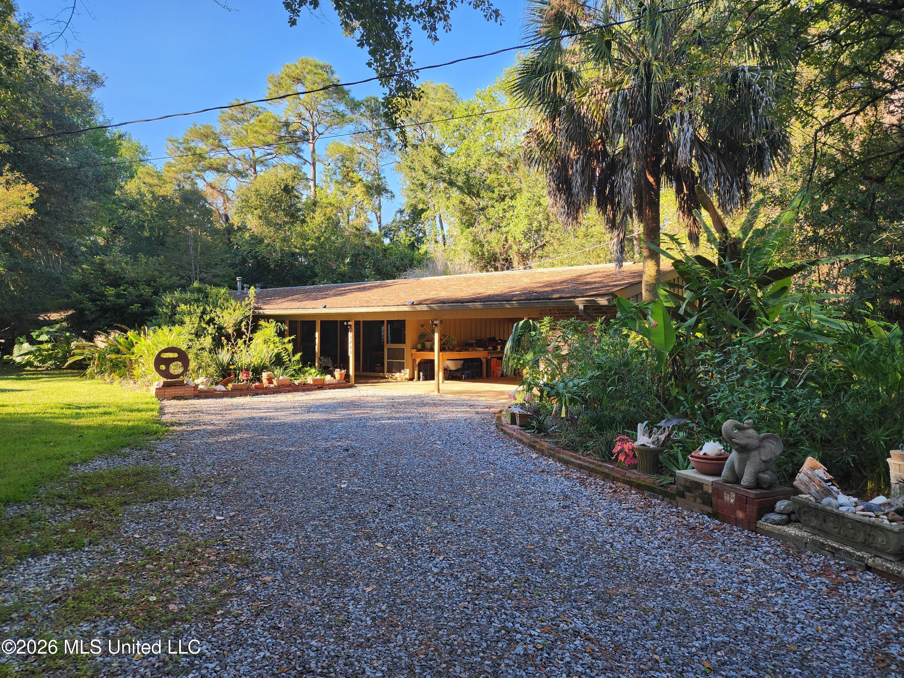 13708 Docena Circle Property Photo 2