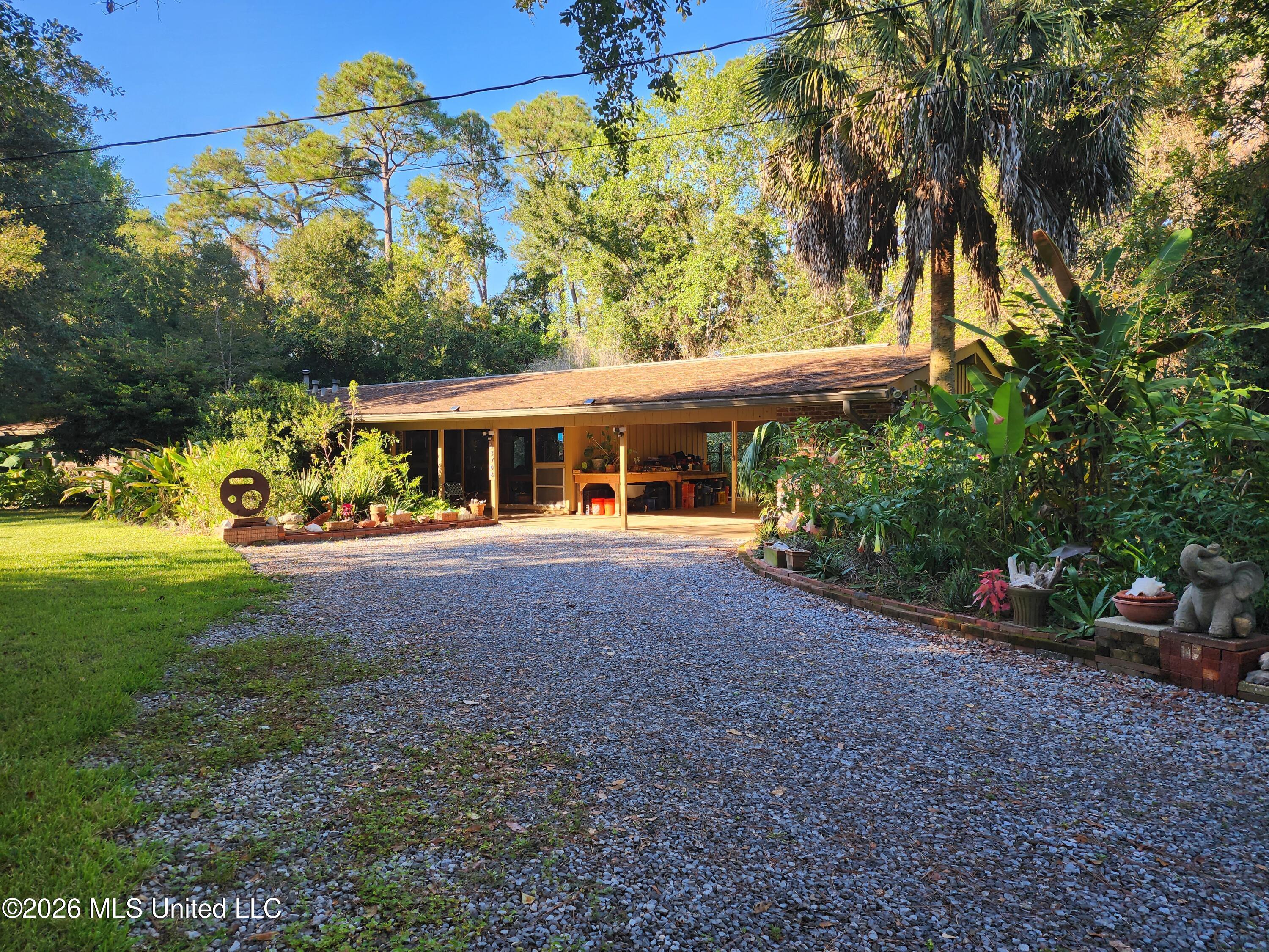13708 Docena Circle Property Photo 3