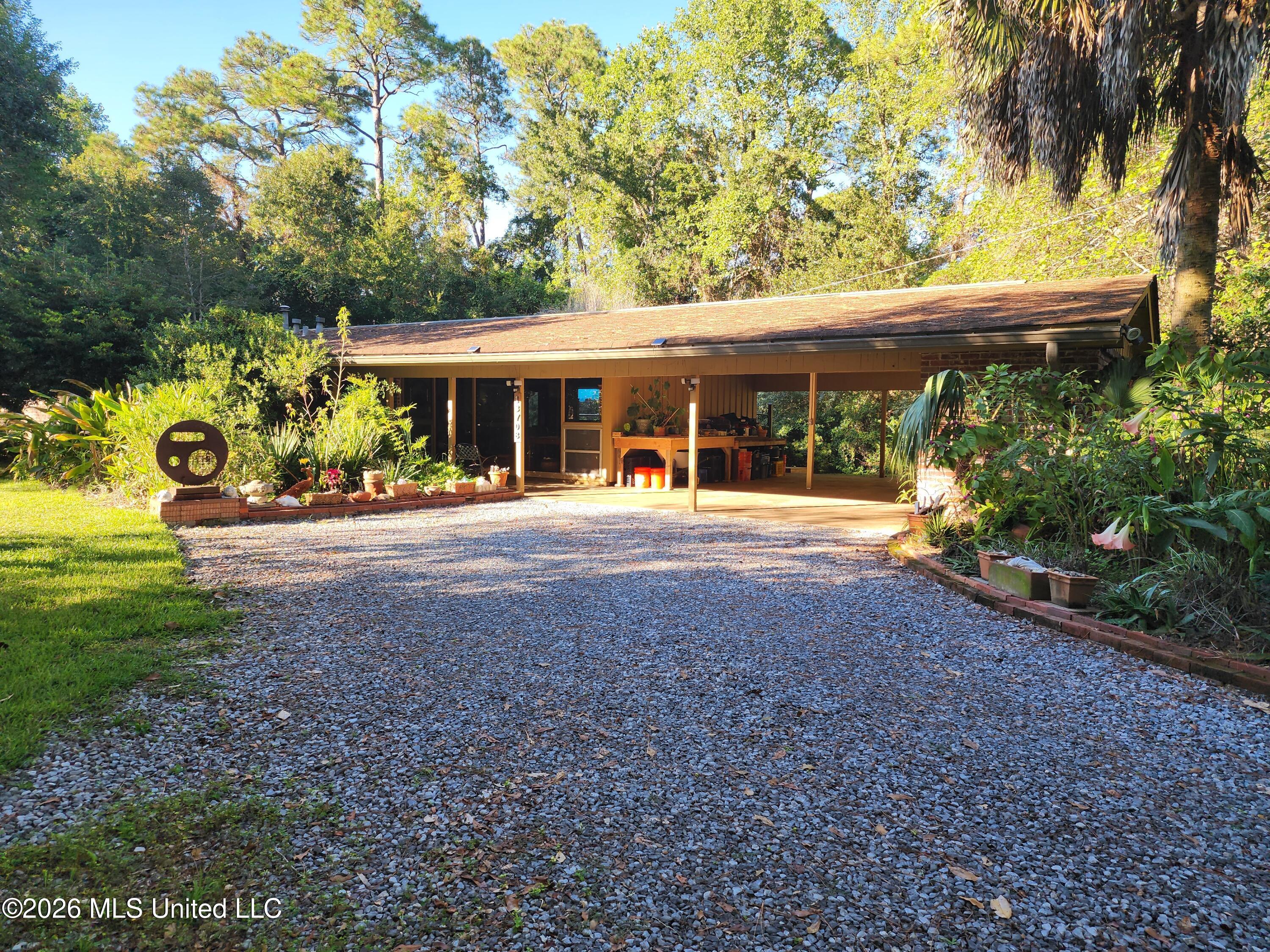 13708 Docena Circle Property Photo 4
