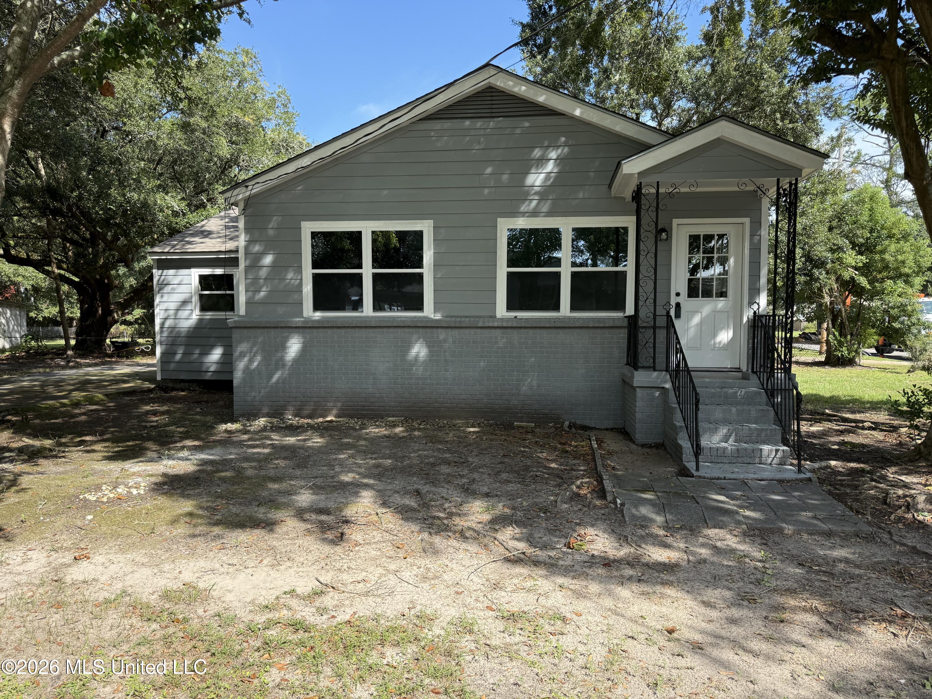 1811 Wilson Avenue Property Photo 2