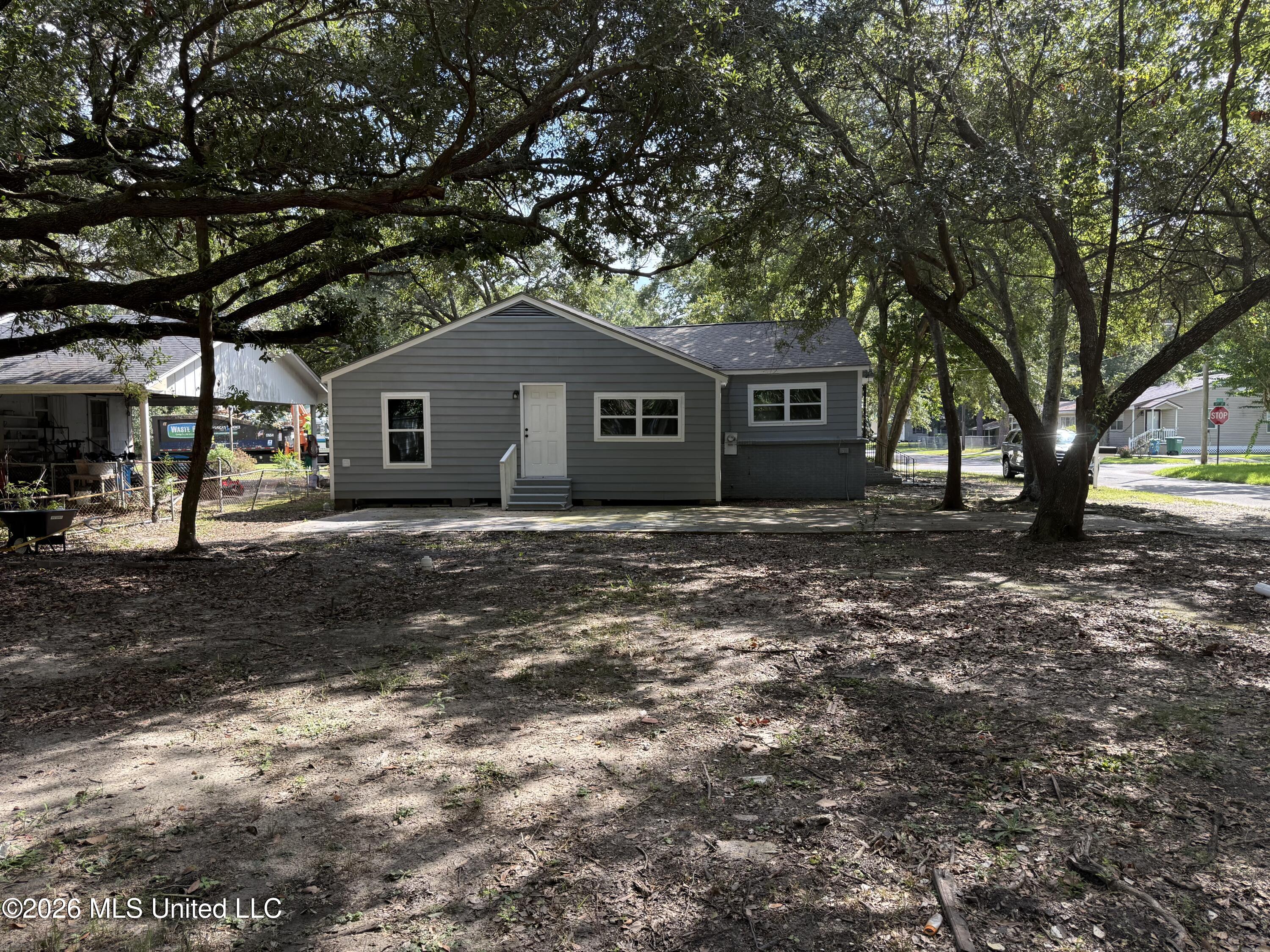 1811 Wilson Avenue Property Photo 4