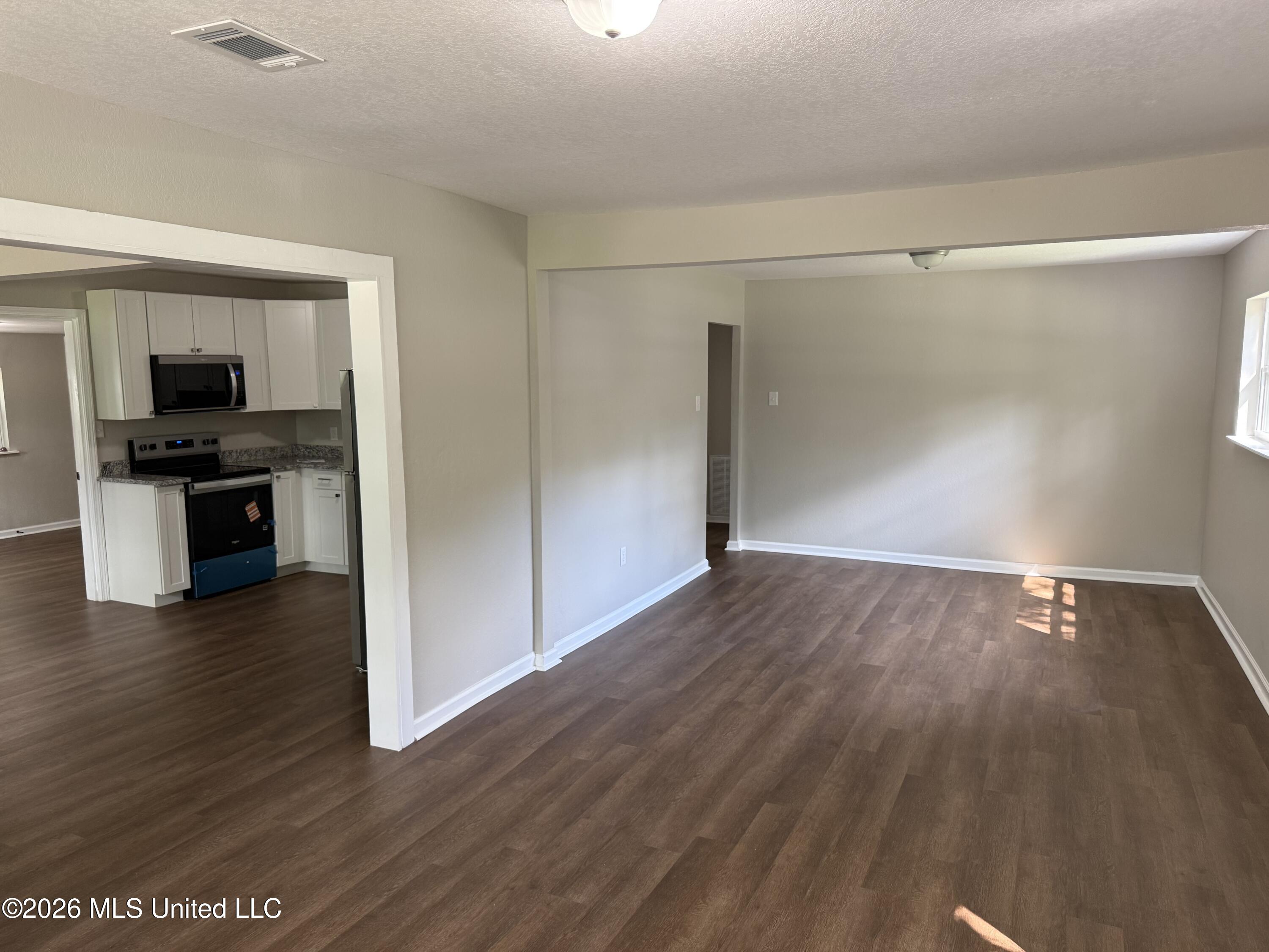 1811 Wilson Avenue Property Photo 5