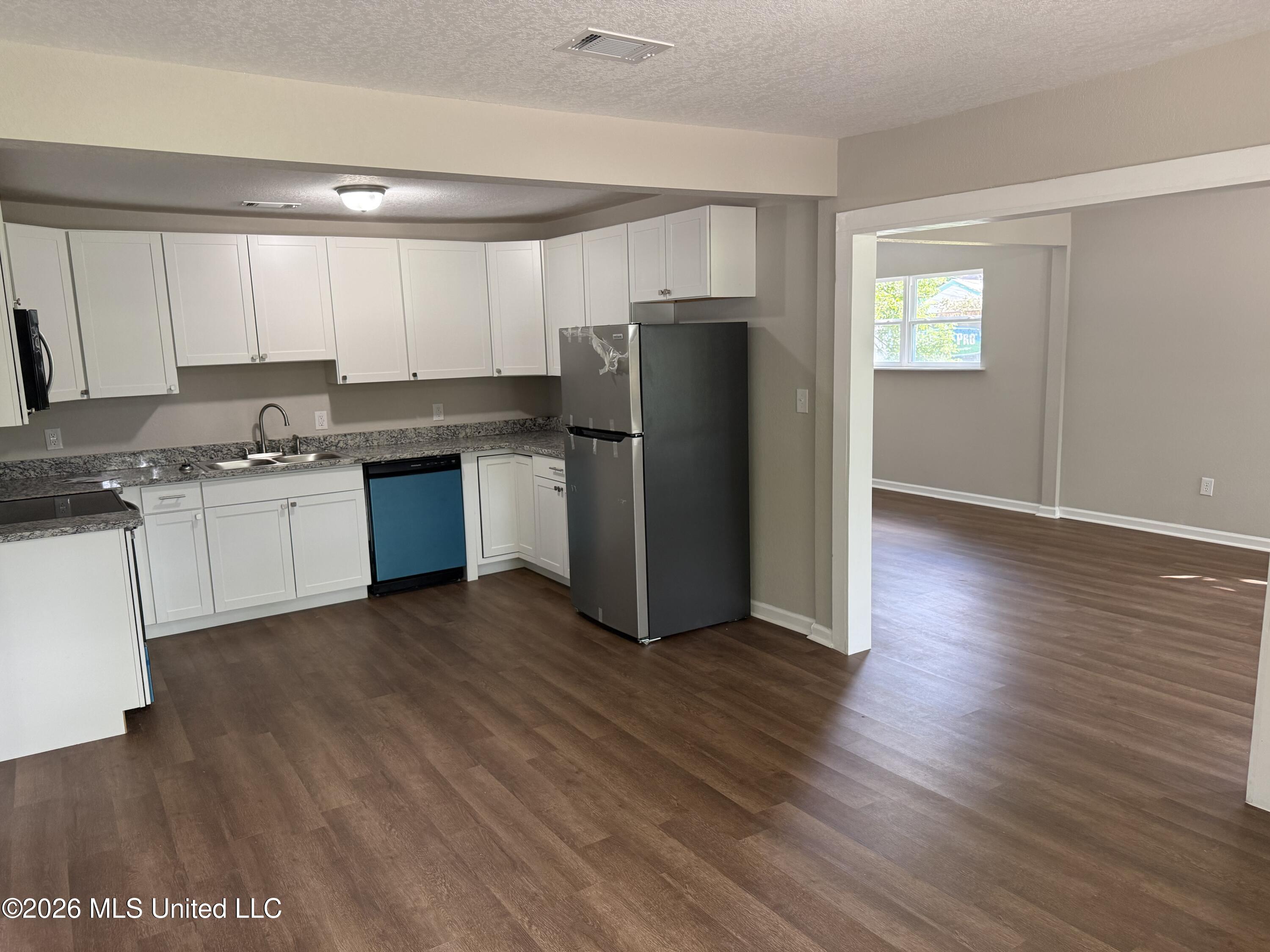 1811 Wilson Avenue Property Photo 6