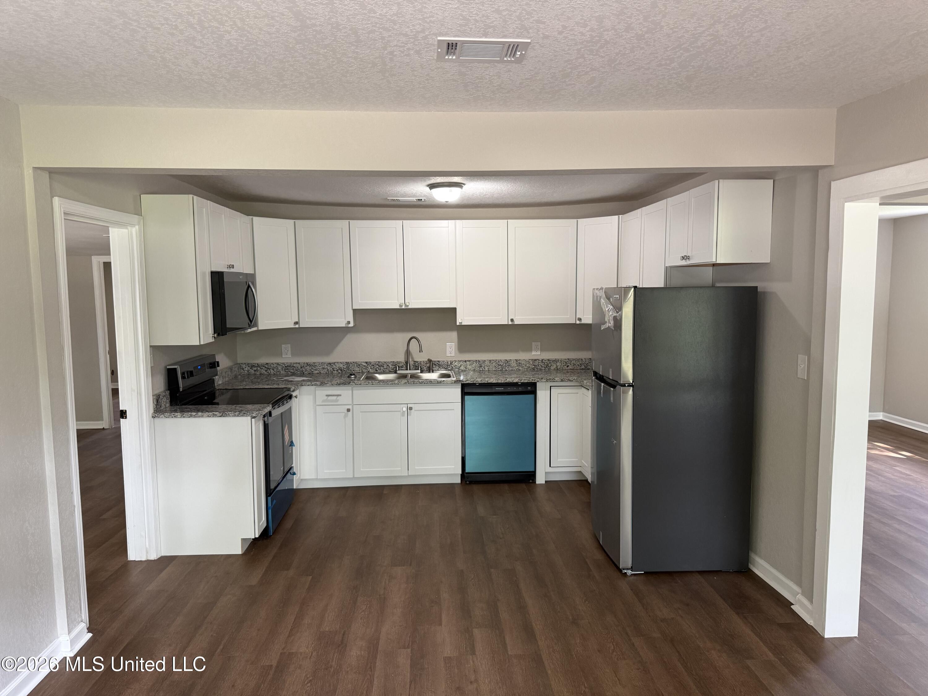 1811 Wilson Avenue Property Photo 7