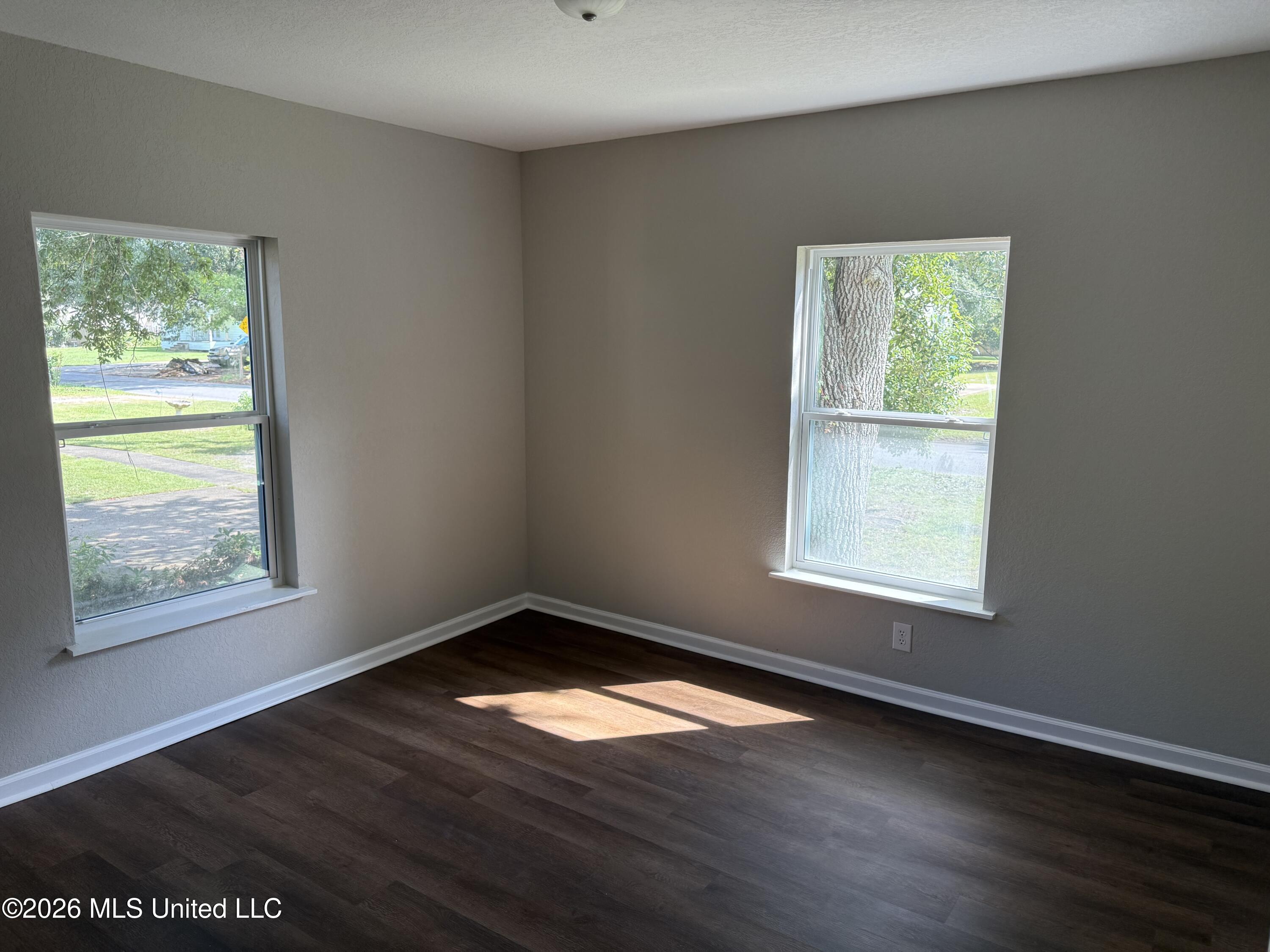 1811 Wilson Avenue Property Photo 9