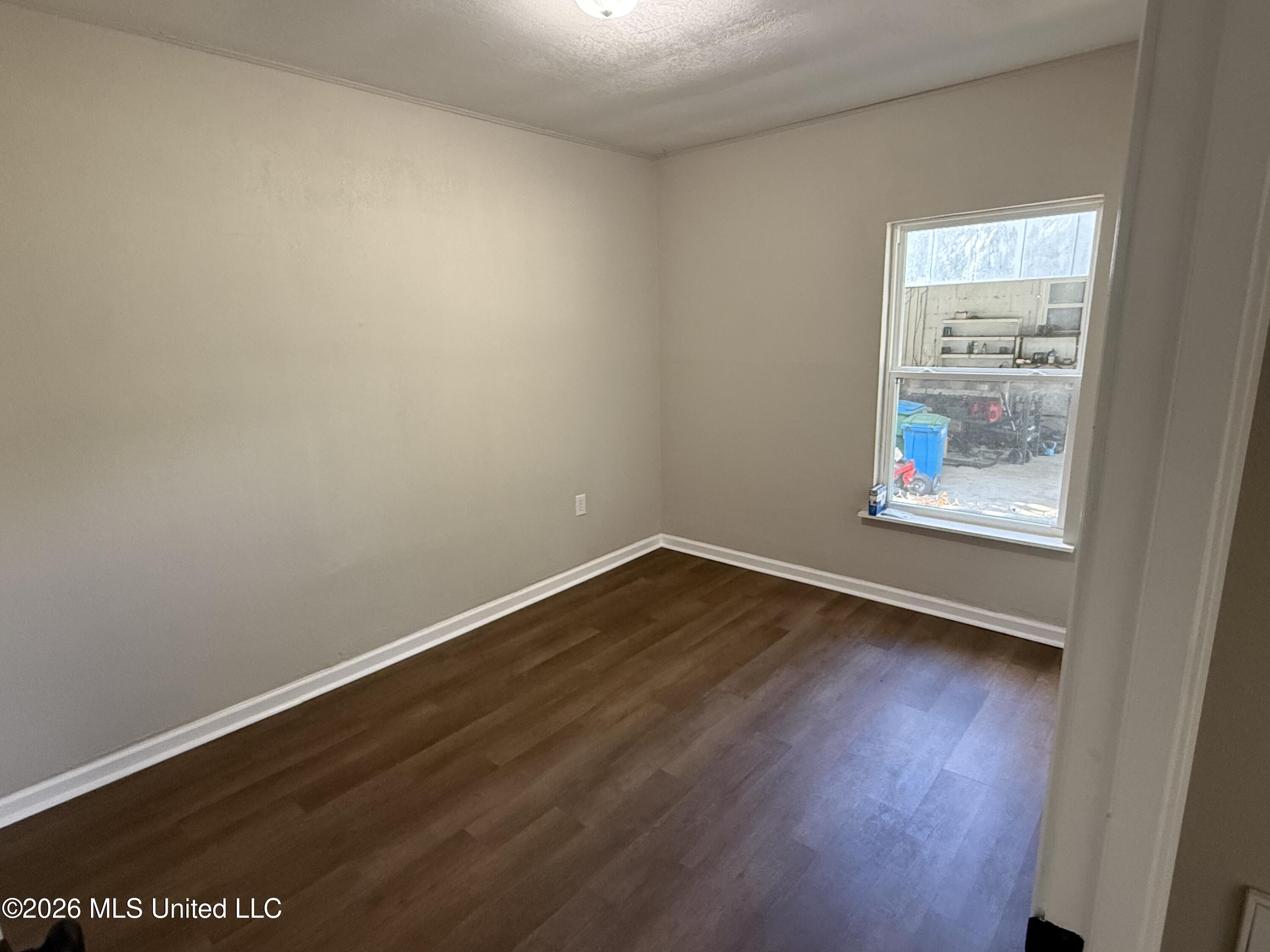 1811 Wilson Avenue Property Photo 10