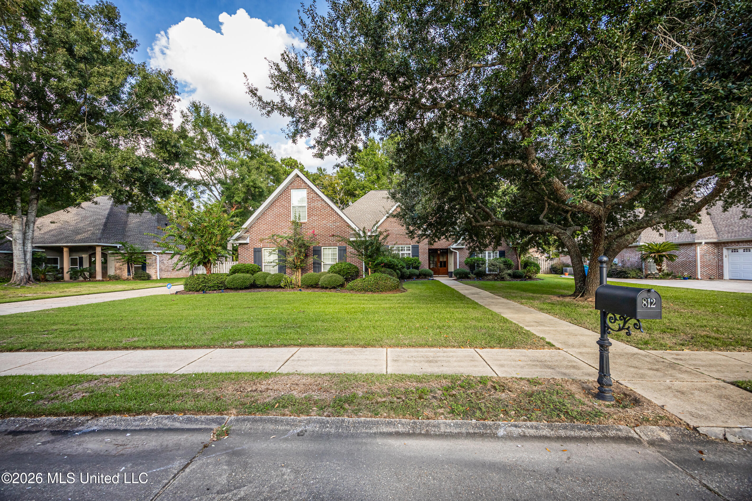812 Canebrake Drive Property Photo 2