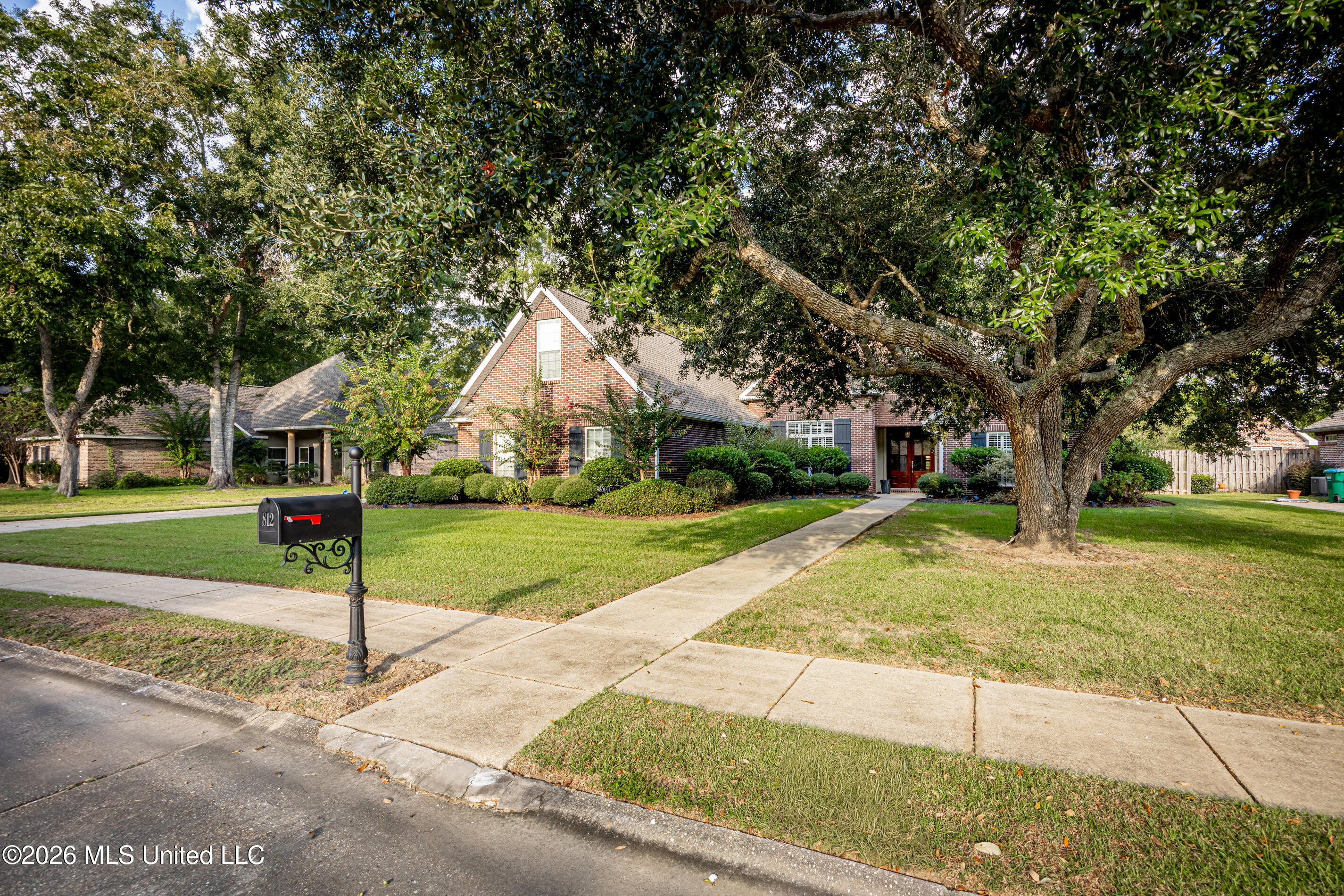 812 Canebrake Drive Property Photo 3