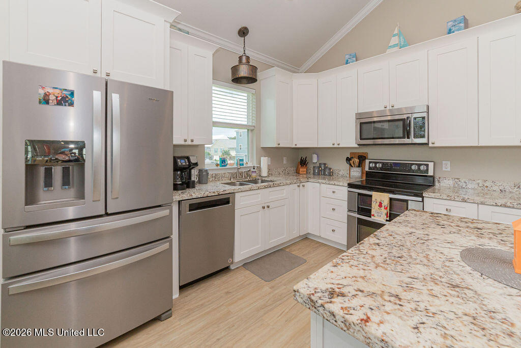 6276 Pontiac Drive Property Photo 7