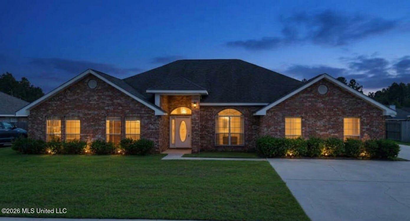 15250 Camelot Drive Property Photo 2