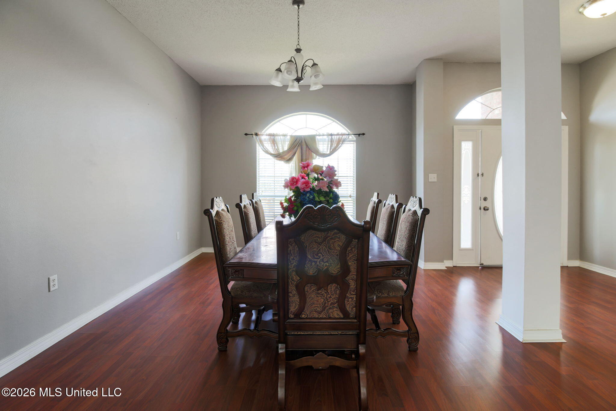 15250 Camelot Drive Property Photo 6