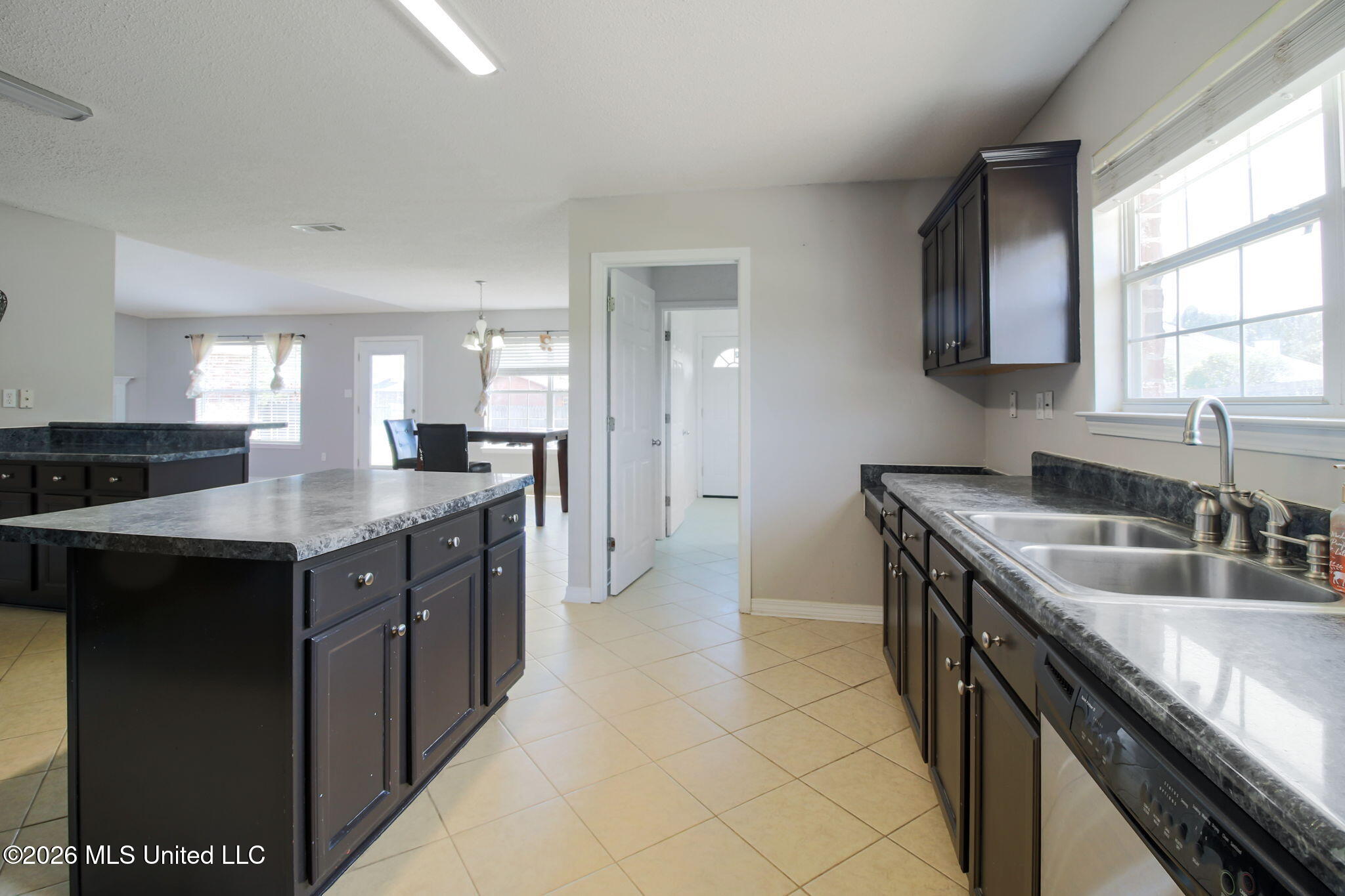 15250 Camelot Drive Property Photo 17