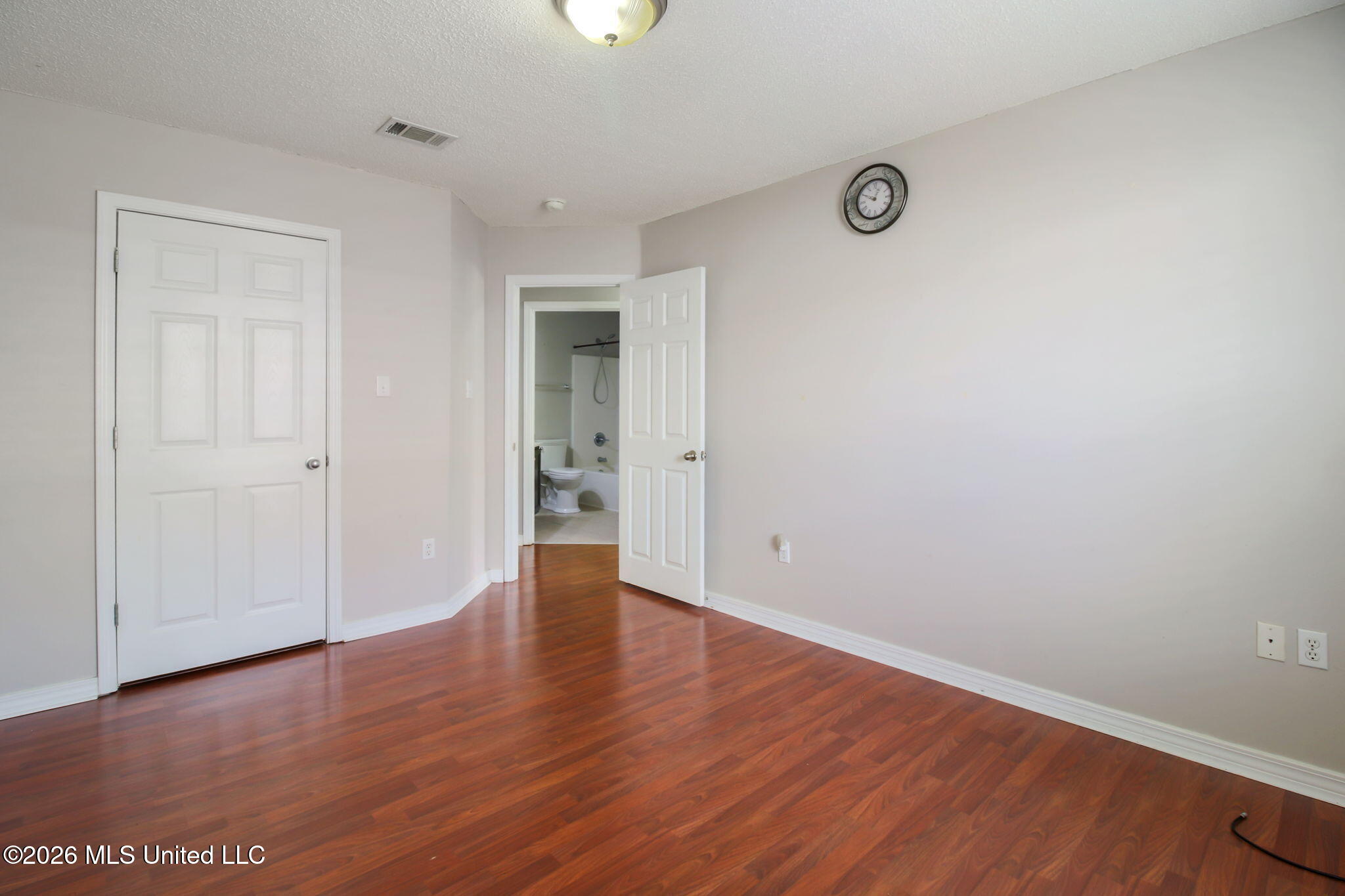 15250 Camelot Drive Property Photo 27