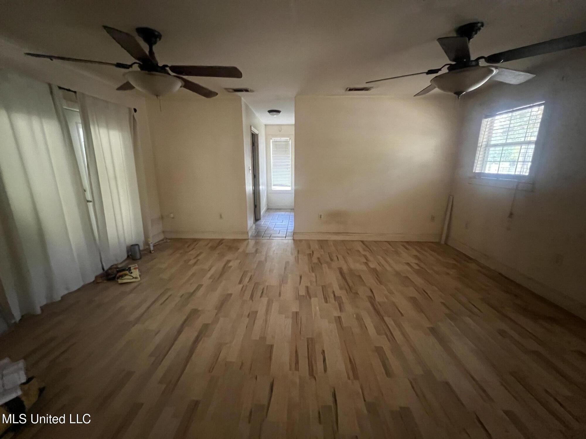 207 Vacation Lane Property Photo 3