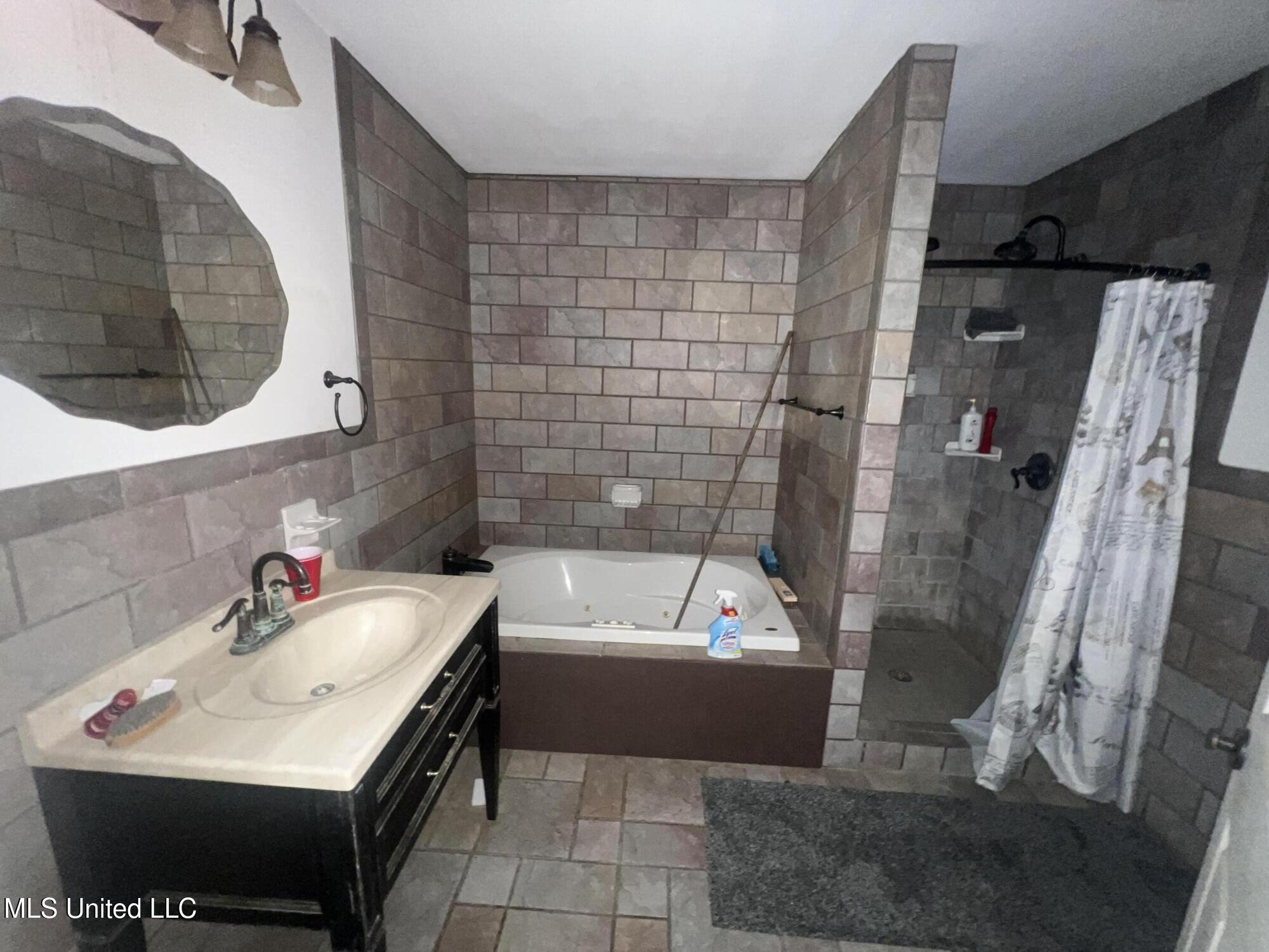 207 Vacation Lane Property Photo 5