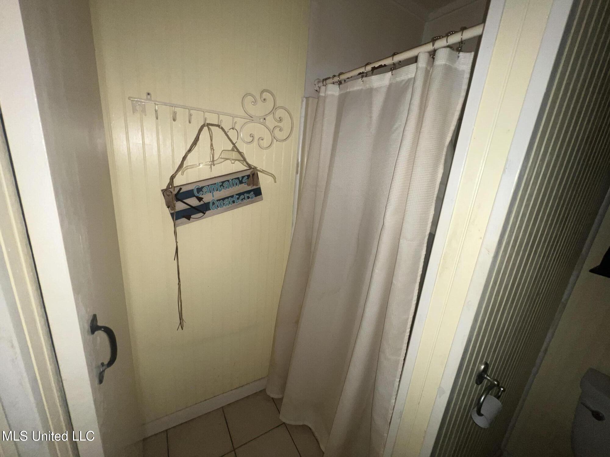 207 Vacation Lane Property Photo 9