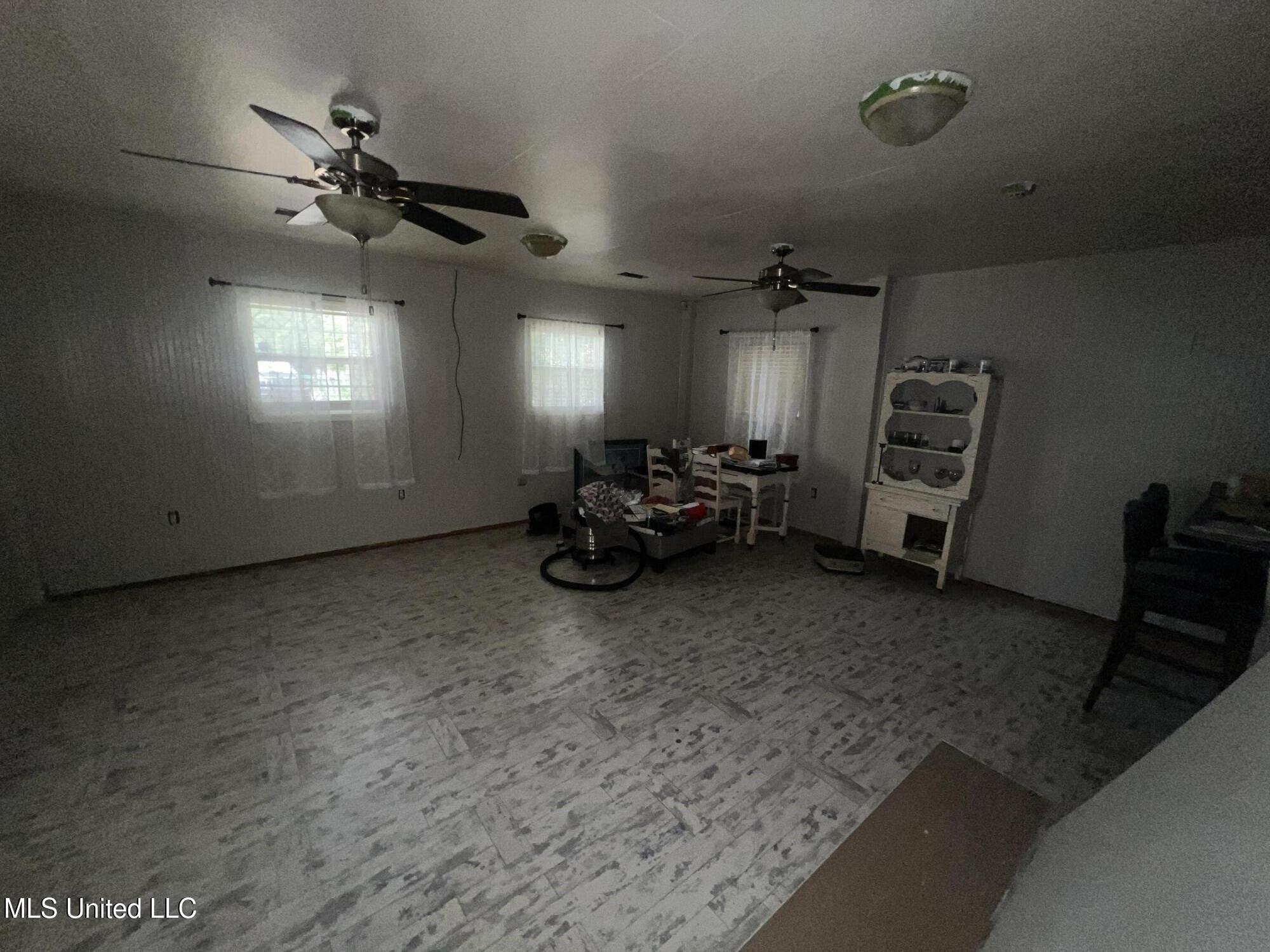 207 Vacation Lane Property Photo 11