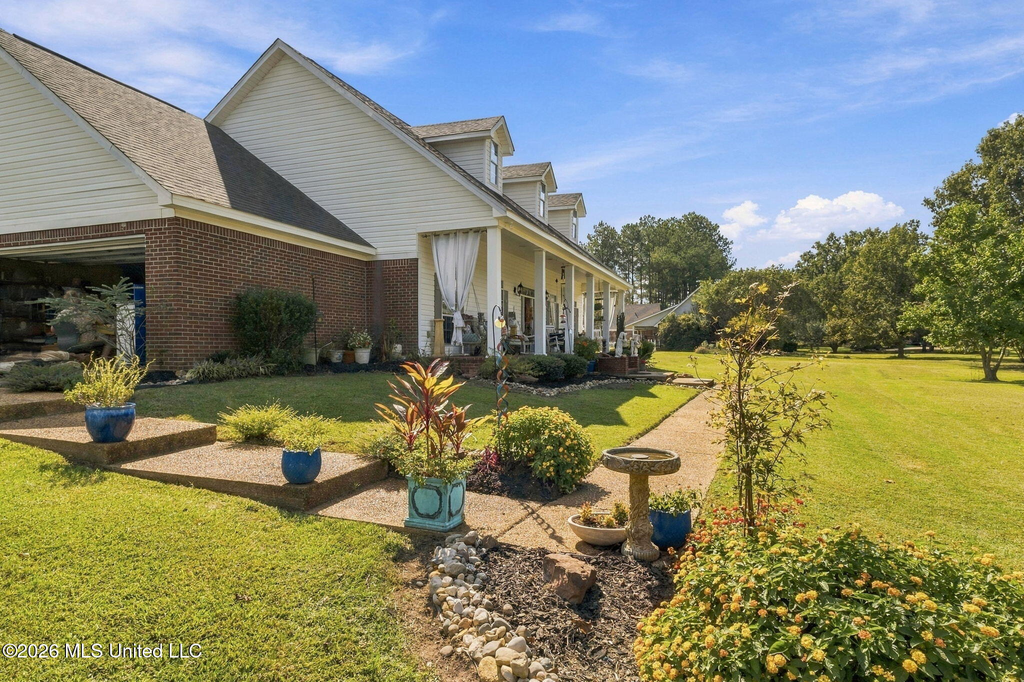 119 Sunset Hills Drive Property Photo 3