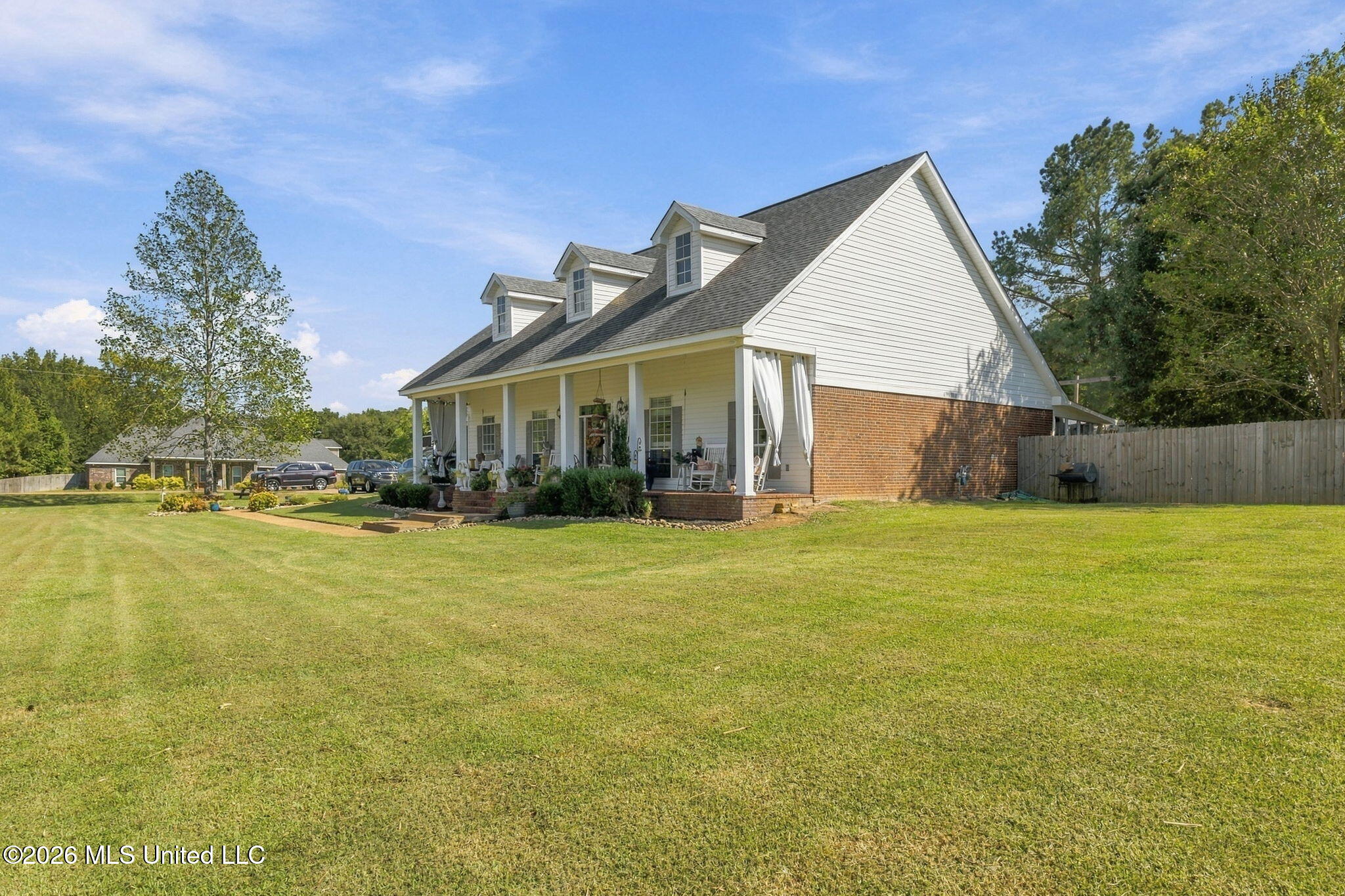 119 Sunset Hills Drive Property Photo 4