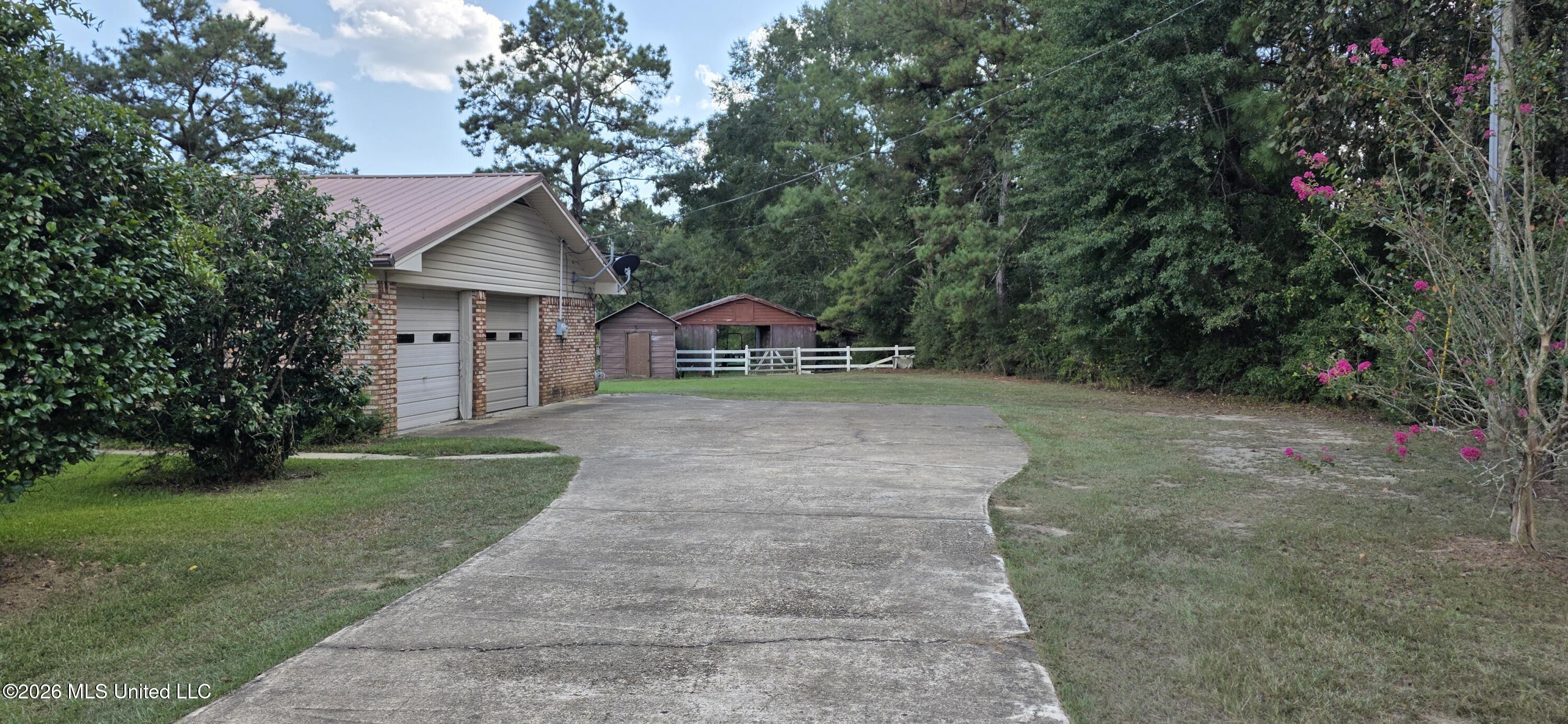 5174 Highway 98 Property Photo 3