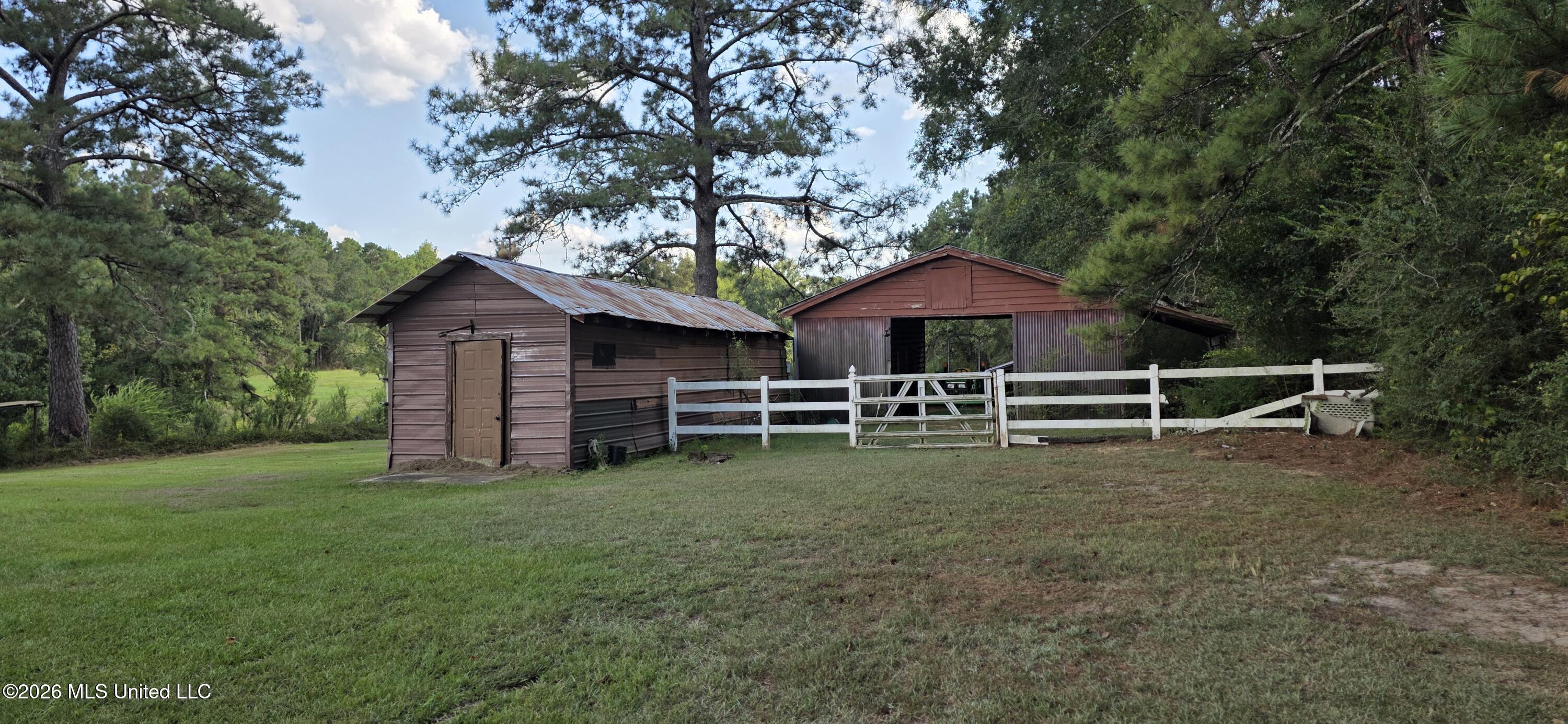 5174 Highway 98 Property Photo 4