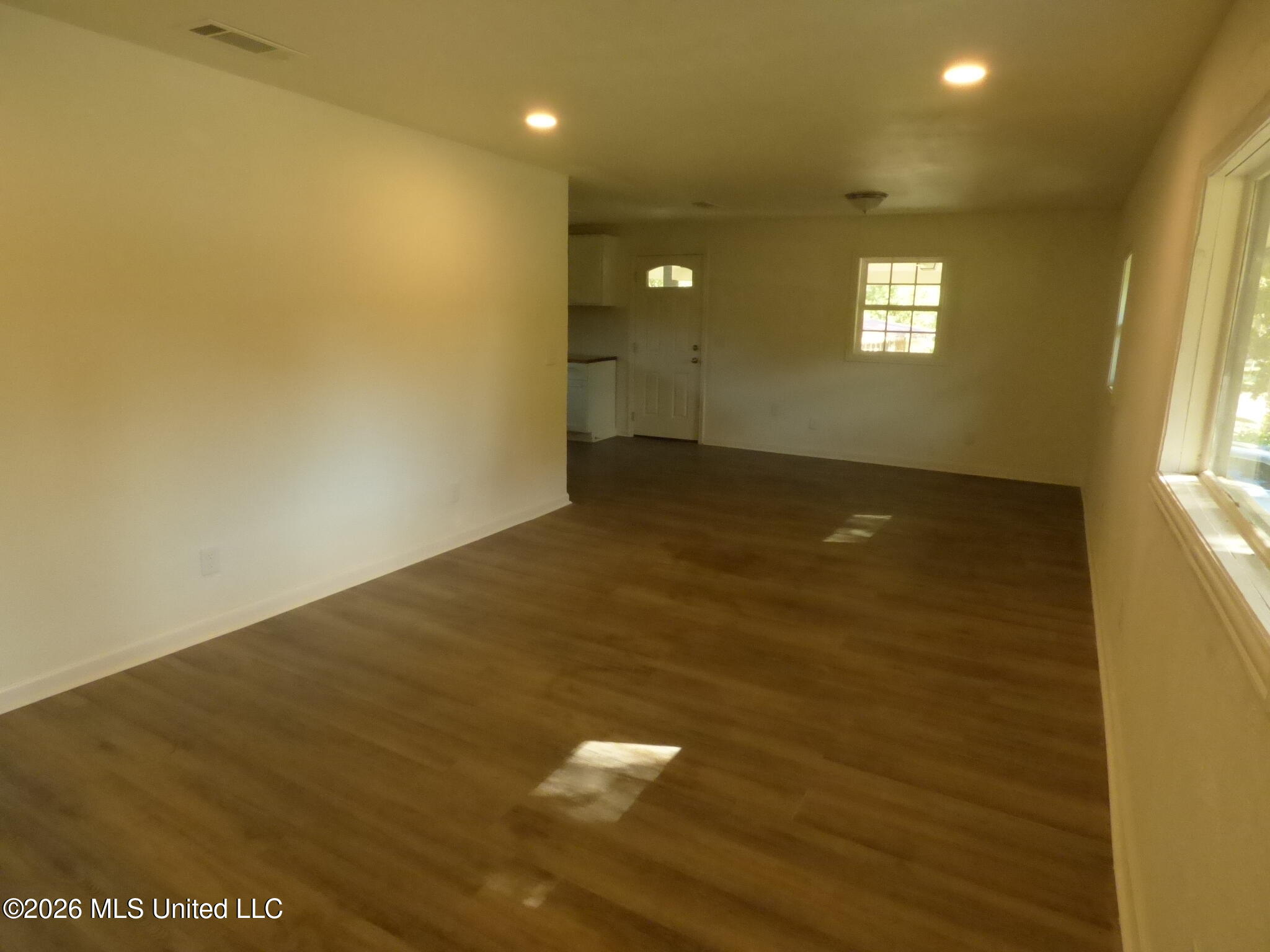 220 N James Avenue Property Photo 3