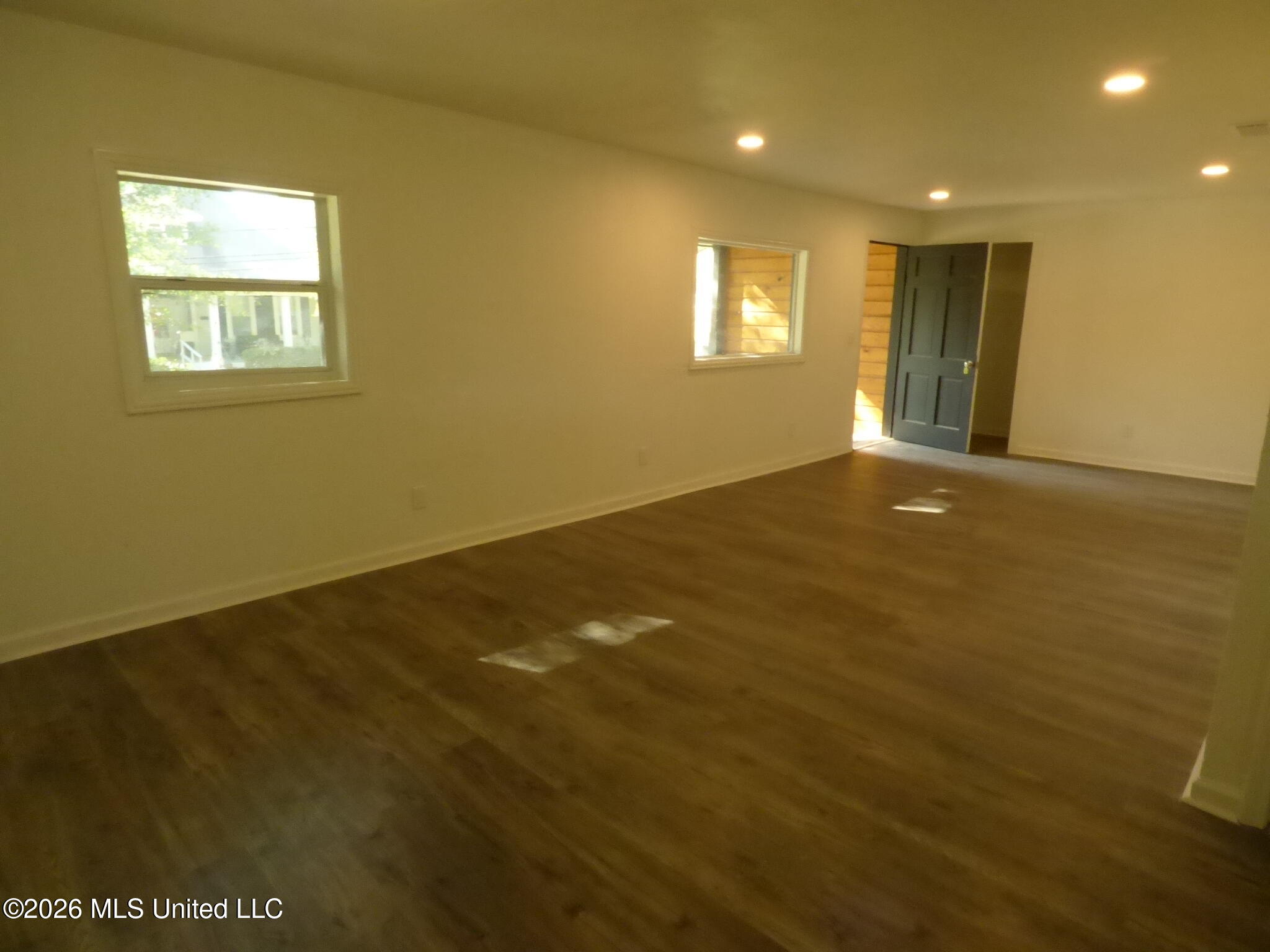 220 N James Avenue Property Photo 5