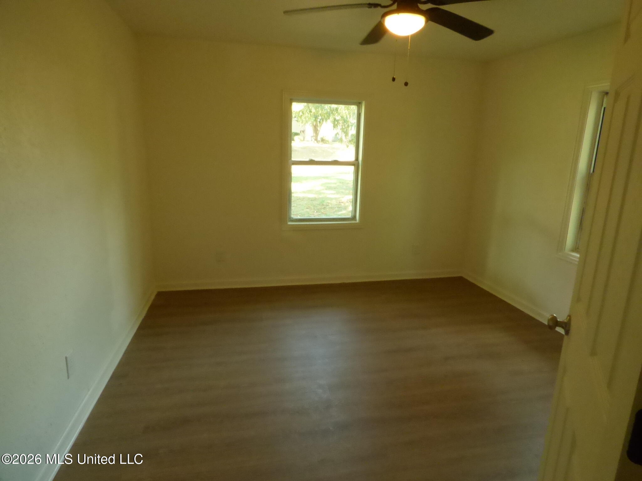 220 N James Avenue Property Photo 7