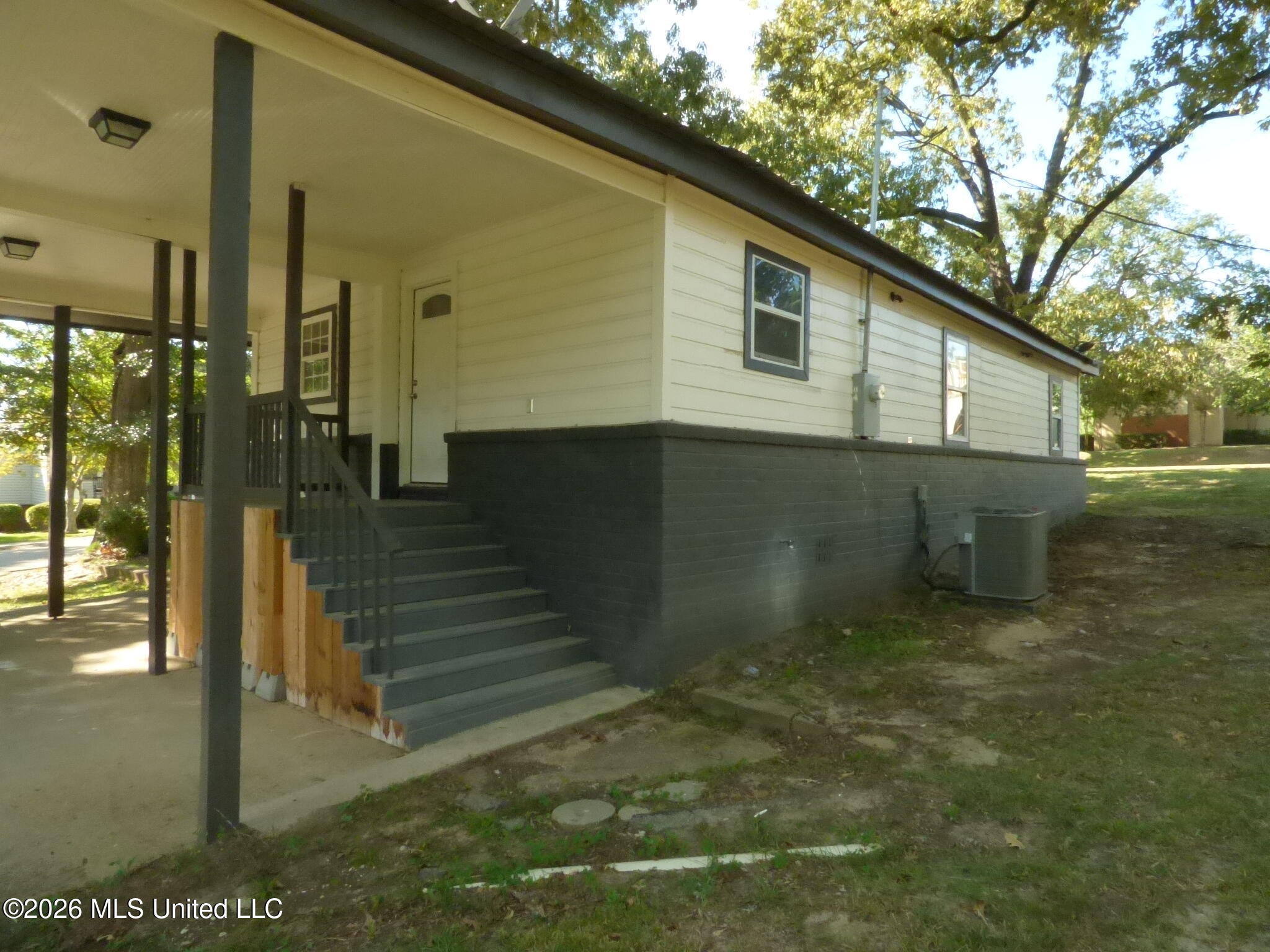 220 N James Avenue Property Photo 12
