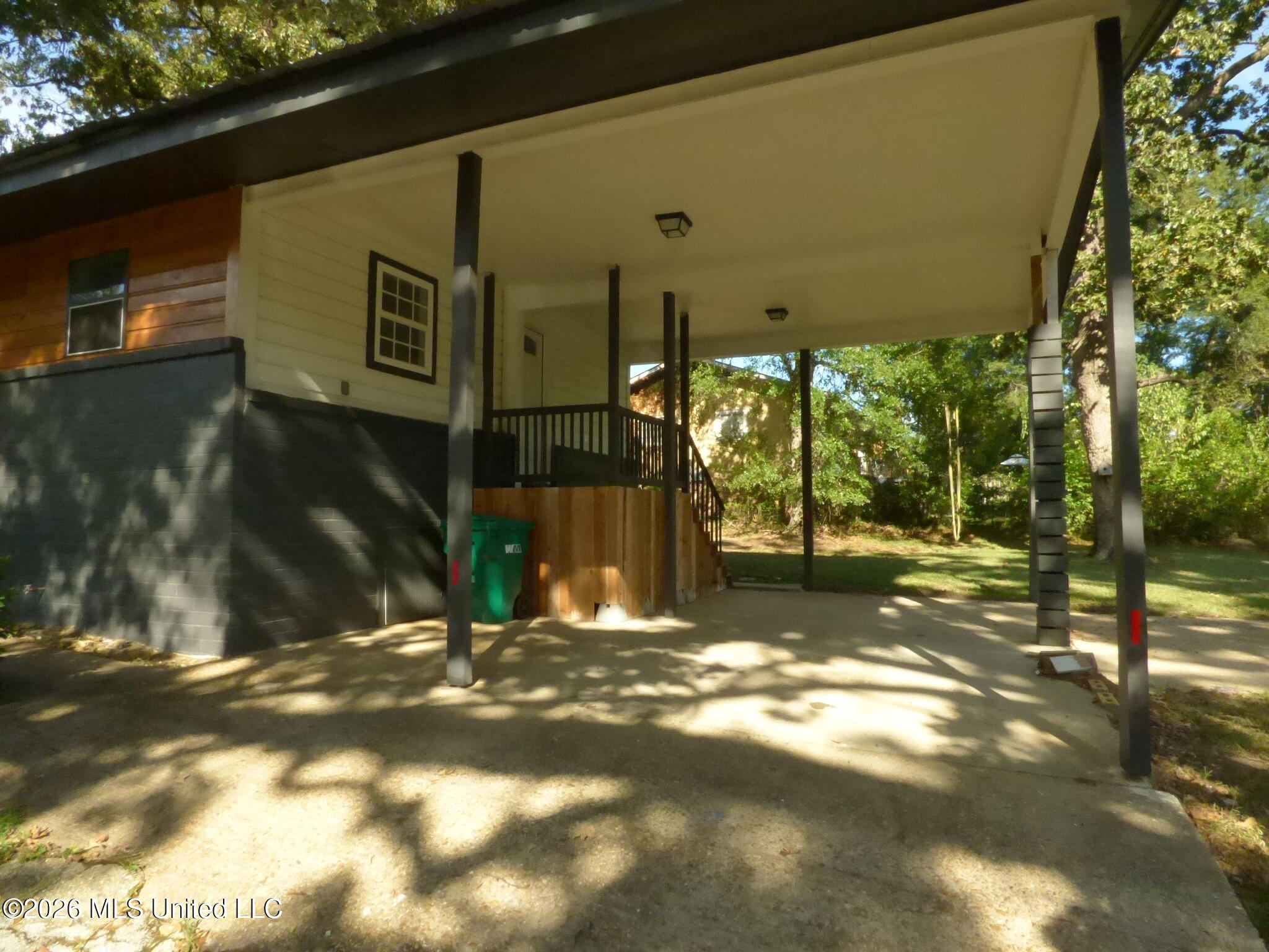 220 N James Avenue Property Photo 14
