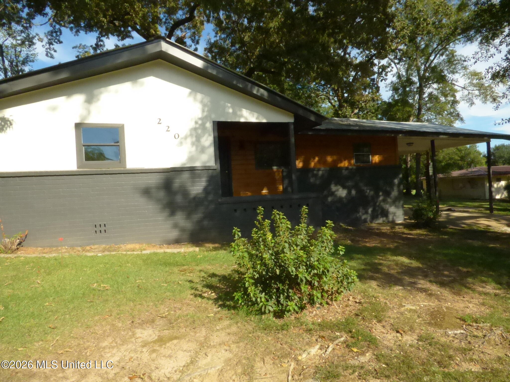 220 N James Avenue Property Photo 16