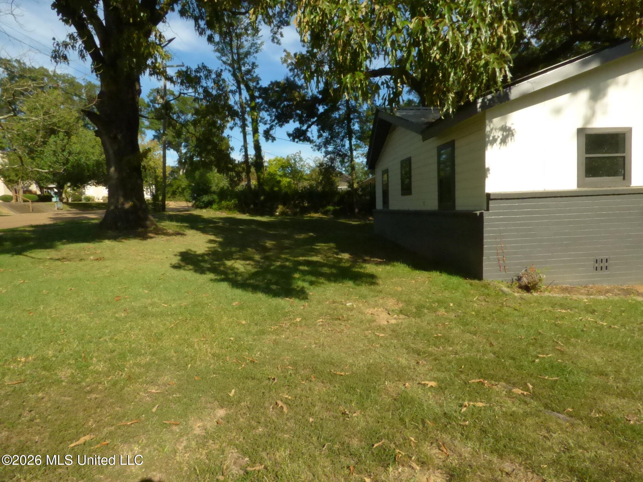 220 N James Avenue Property Photo 17