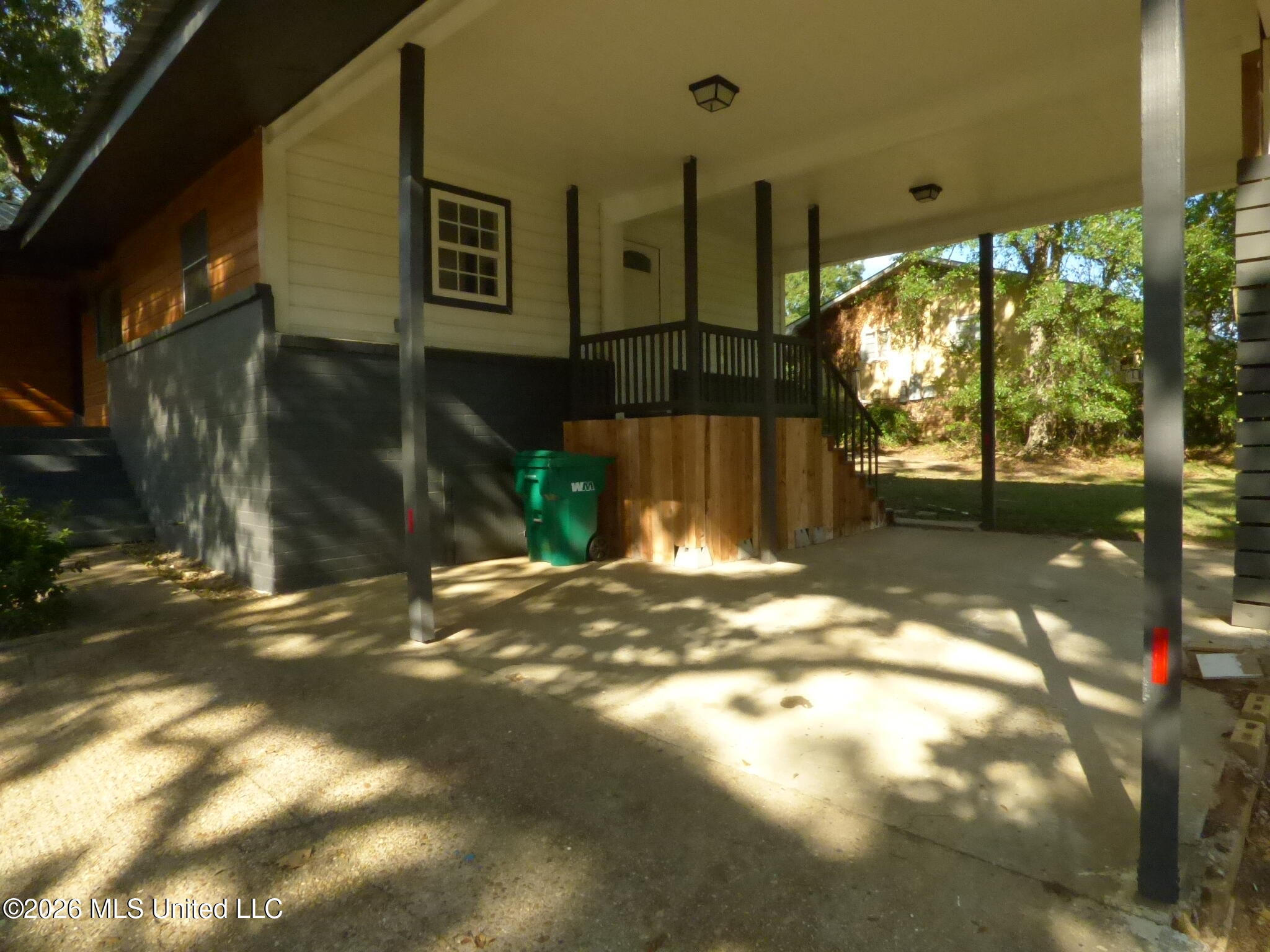220 N James Avenue Property Photo 18