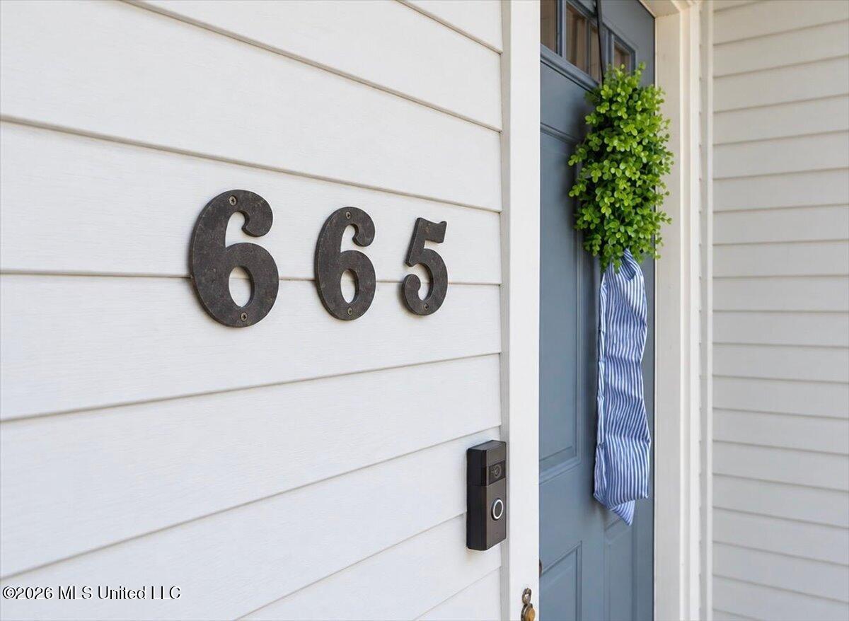 665 Twin Harbor Place Property Photo 6