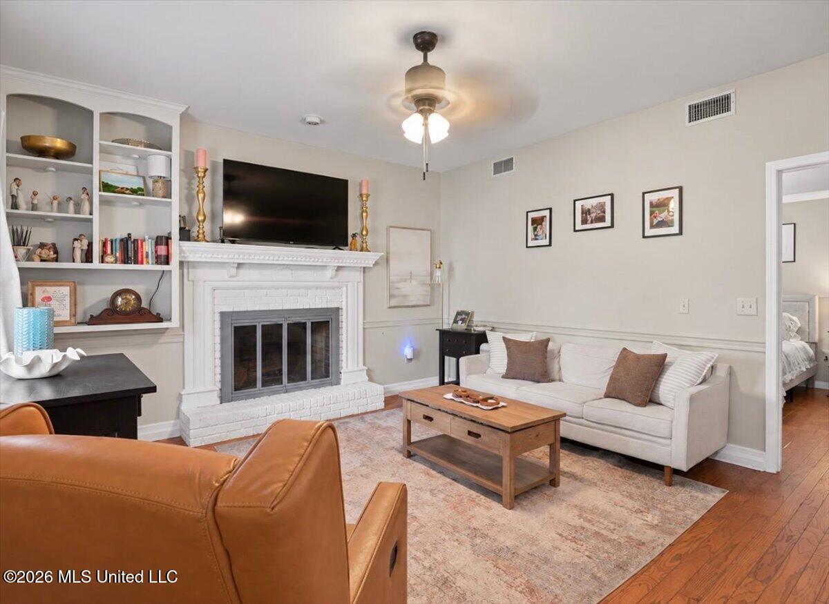 665 Twin Harbor Place Property Photo 7