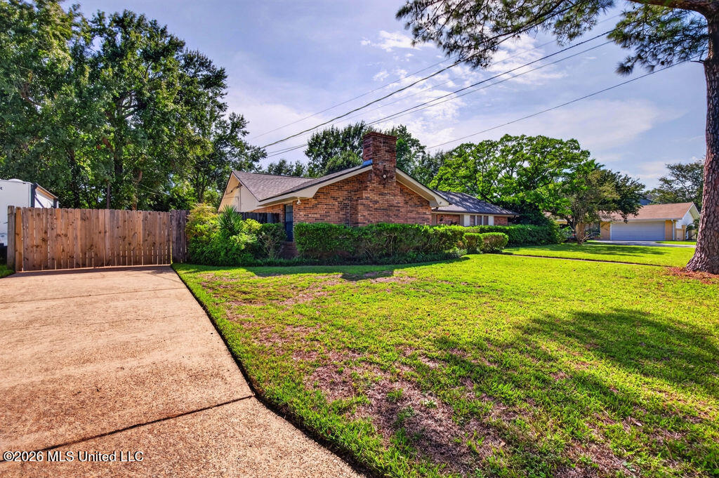 612 Sunset Drive Property Photo 3